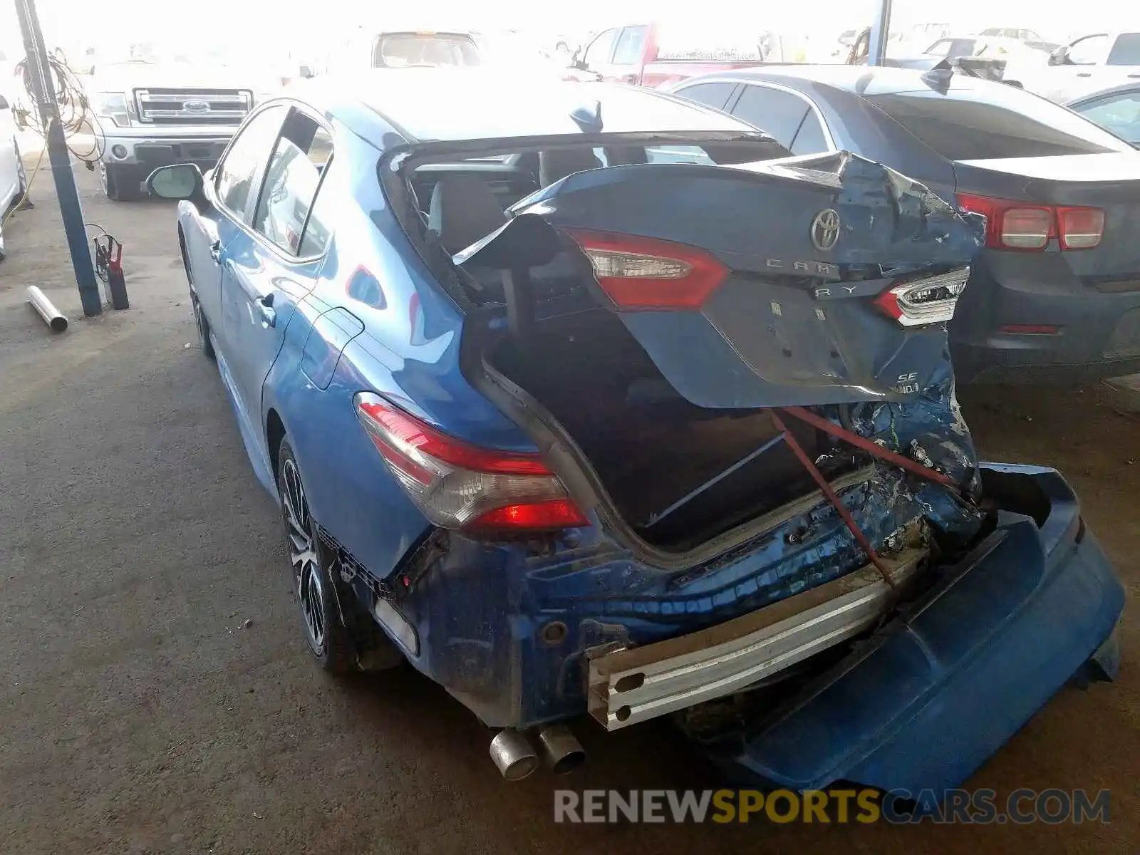 3 Photograph of a damaged car 4T1B21HKXKU011786 TOYOTA CAMRY 2019