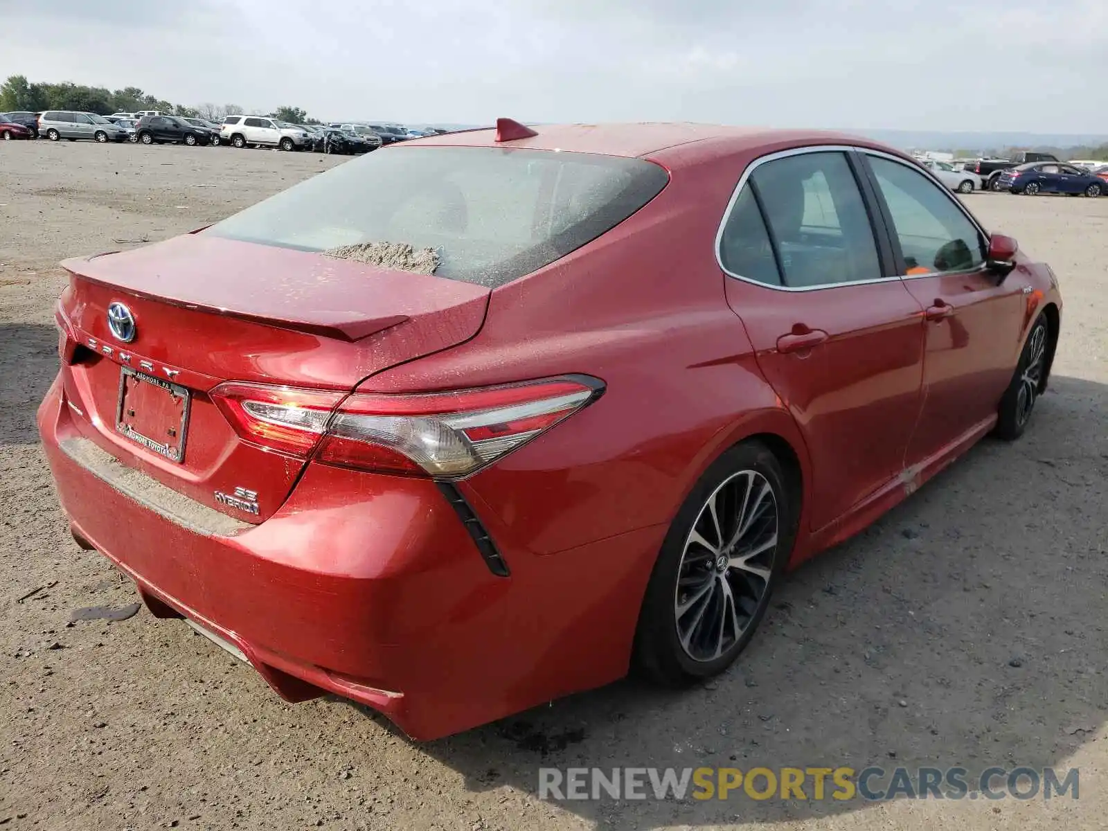 4 Photograph of a damaged car 4T1B21HKXKU012131 TOYOTA CAMRY 2019