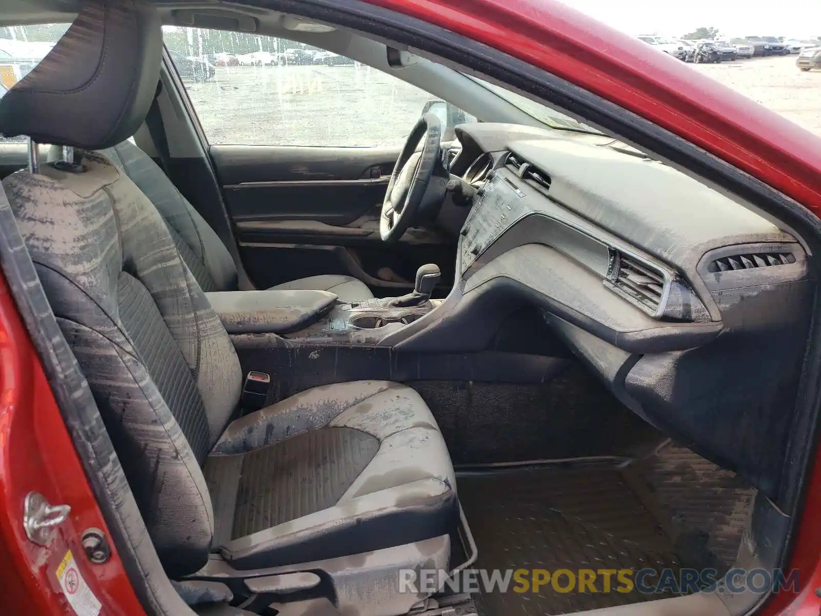 5 Photograph of a damaged car 4T1B21HKXKU012131 TOYOTA CAMRY 2019