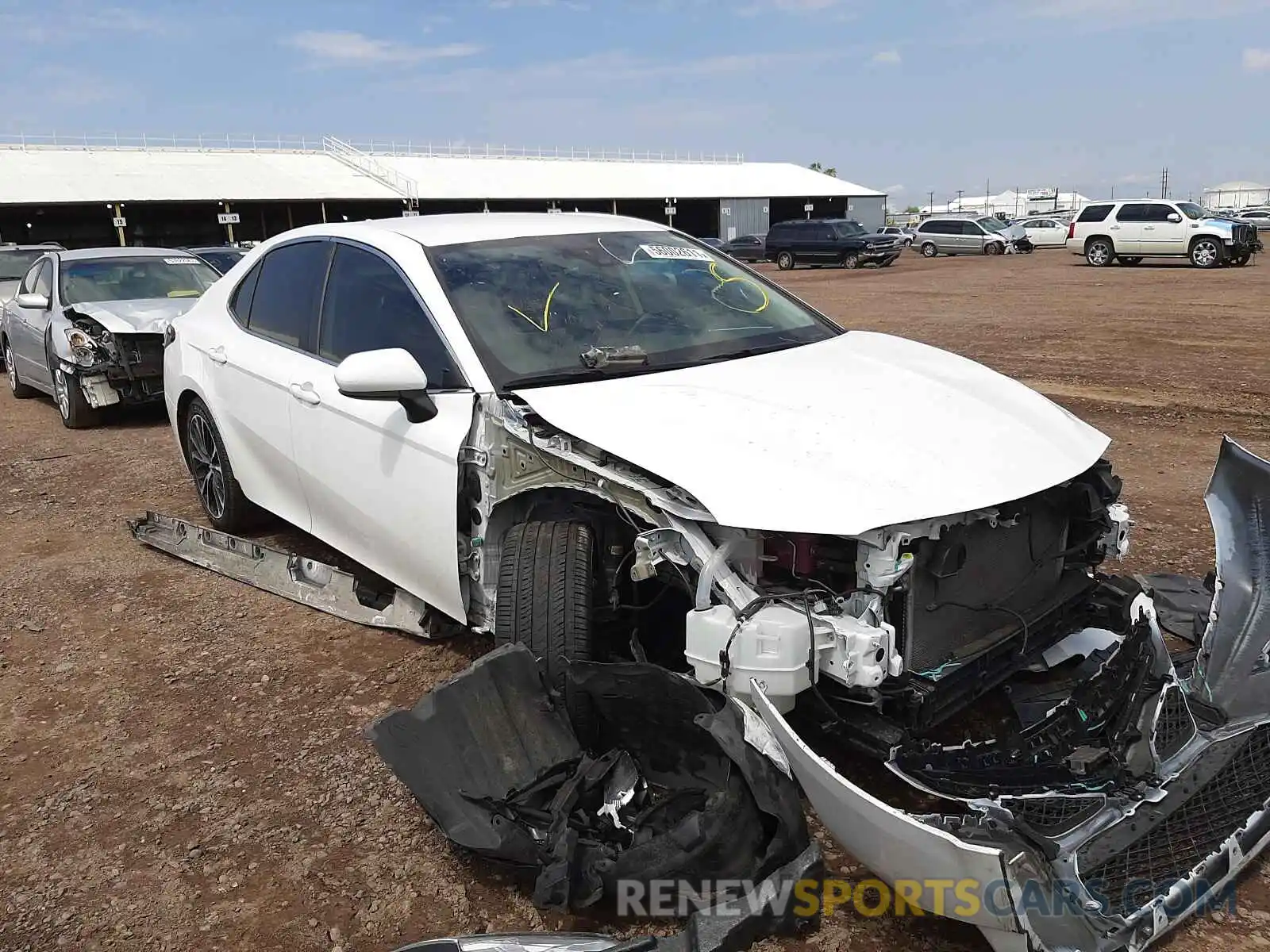 1 Photograph of a damaged car 4T1B21HKXKU012422 TOYOTA CAMRY 2019