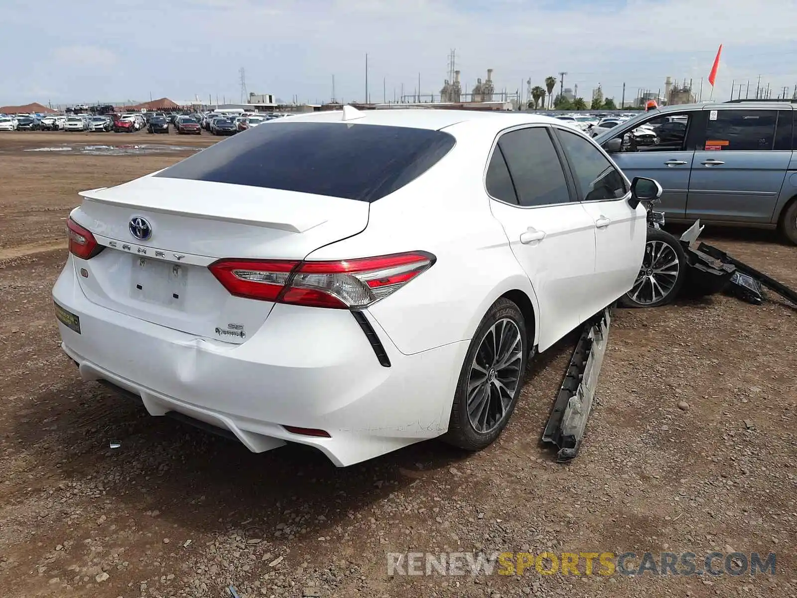 4 Фотография поврежденного автомобиля 4T1B21HKXKU012422 TOYOTA CAMRY 2019