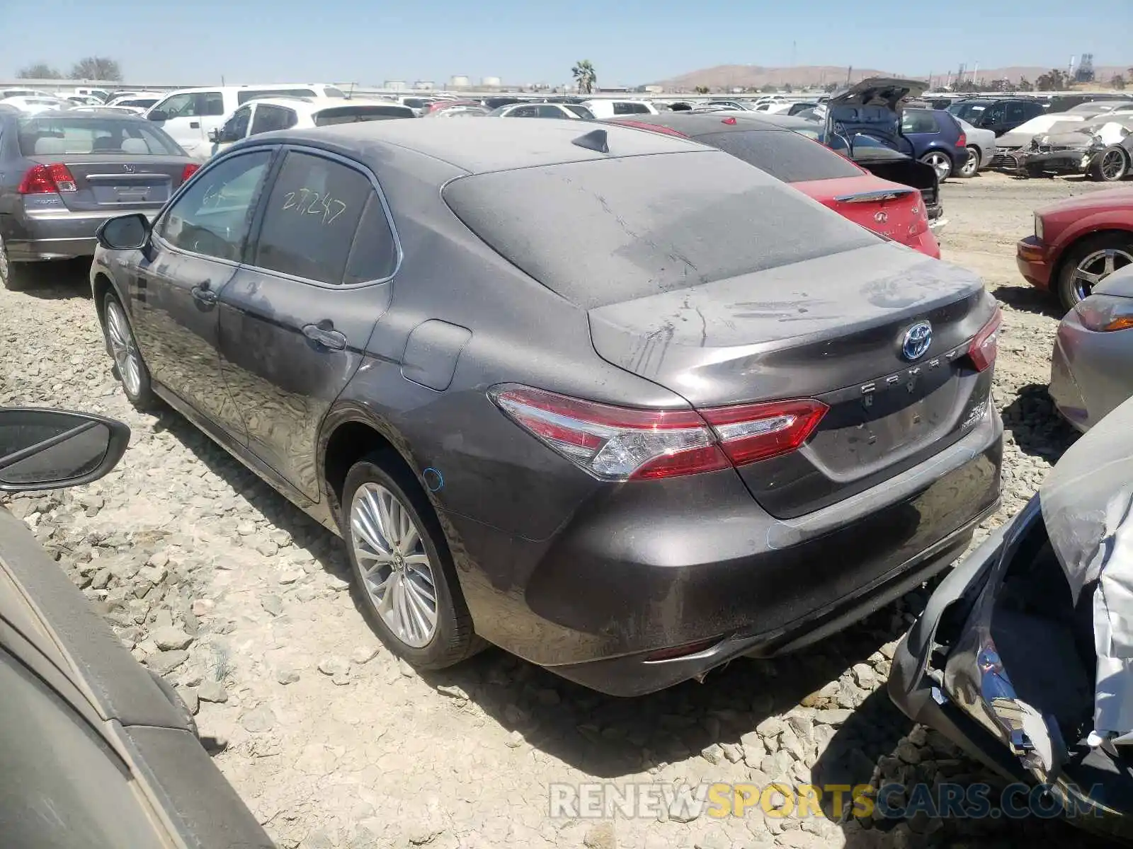 3 Фотография поврежденного автомобиля 4T1B21HKXKU013022 TOYOTA CAMRY 2019