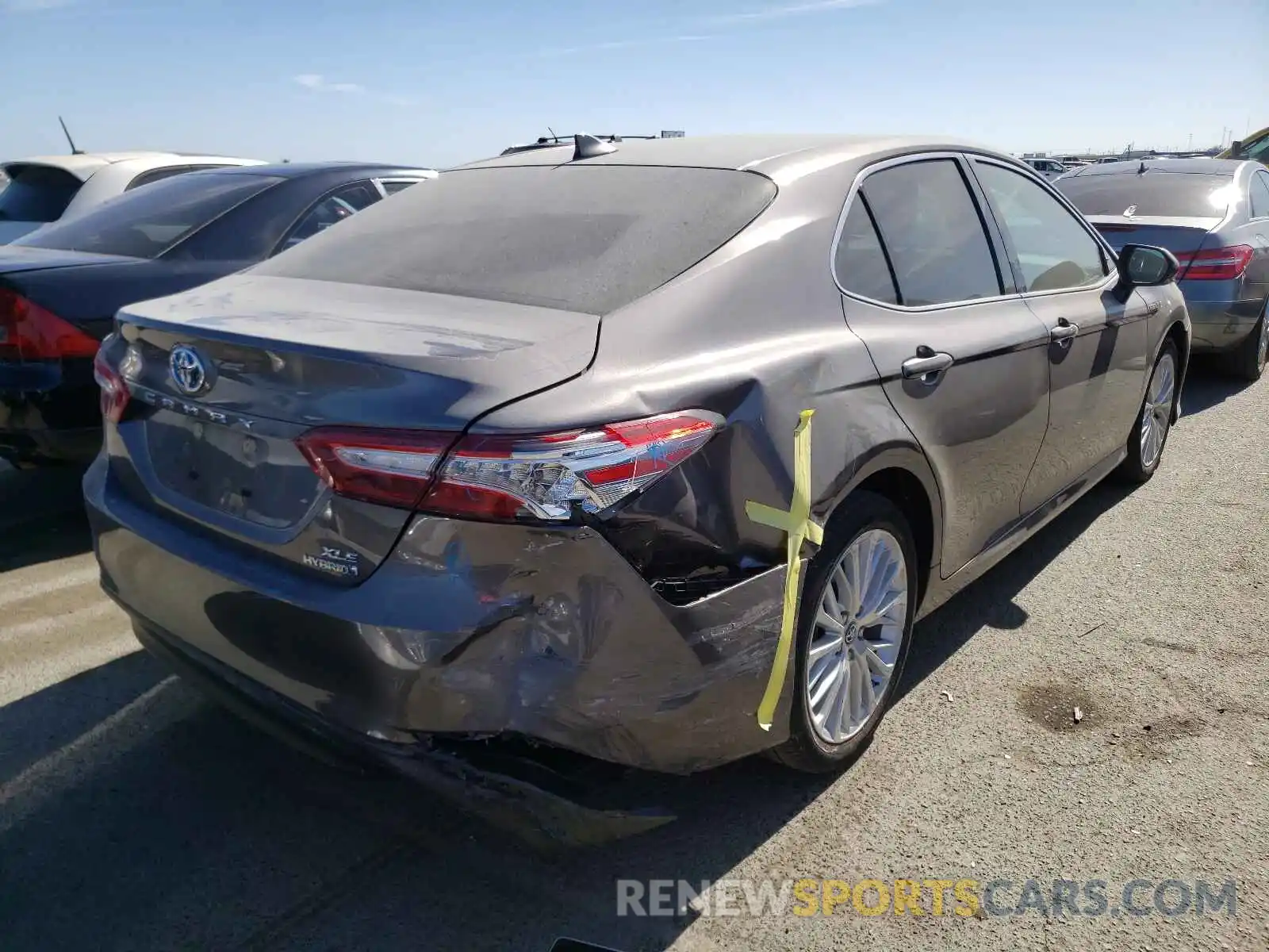 4 Photograph of a damaged car 4T1B21HKXKU013022 TOYOTA CAMRY 2019