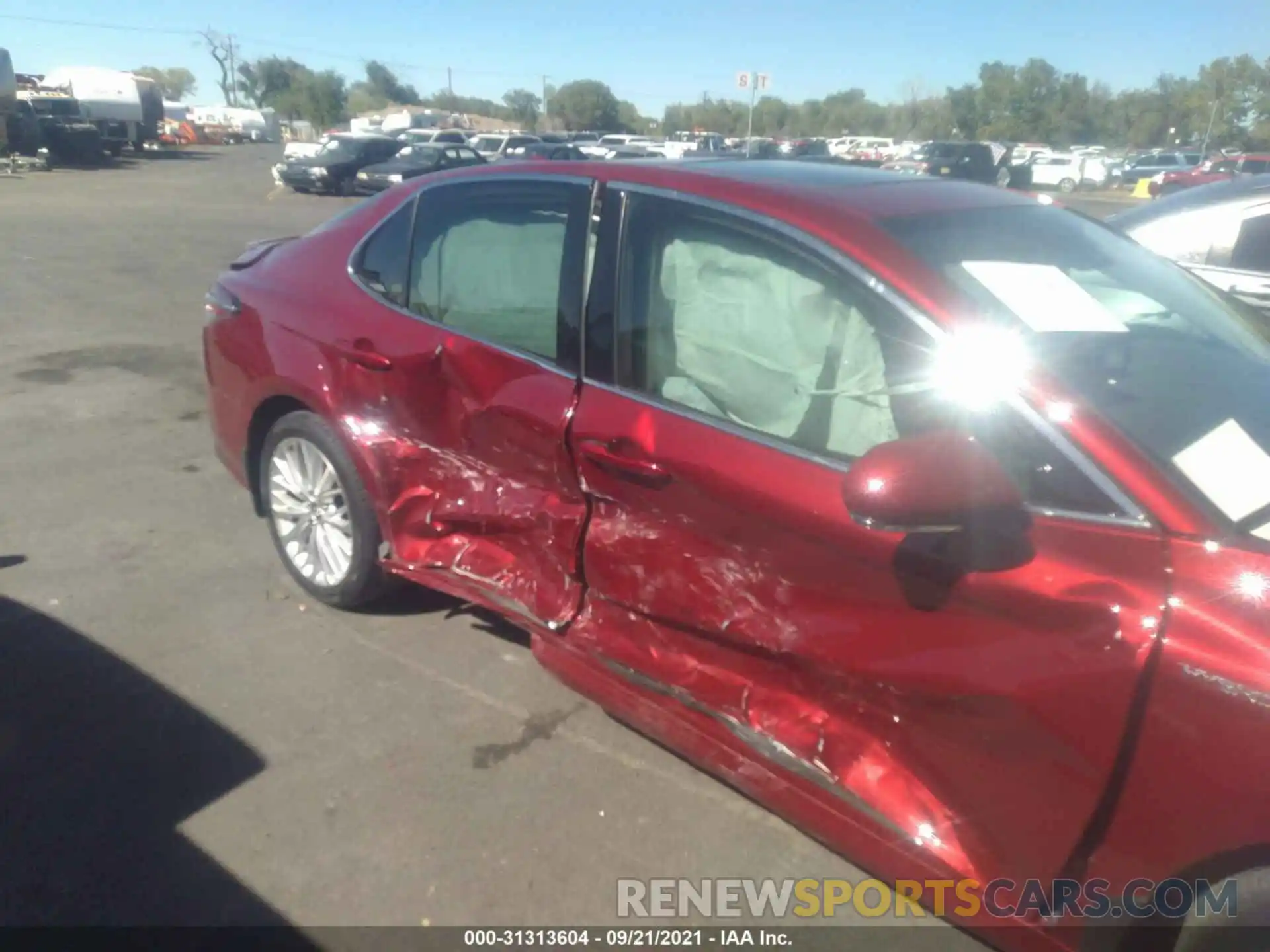 6 Photograph of a damaged car 4T1B21HKXKU014381 TOYOTA CAMRY 2019