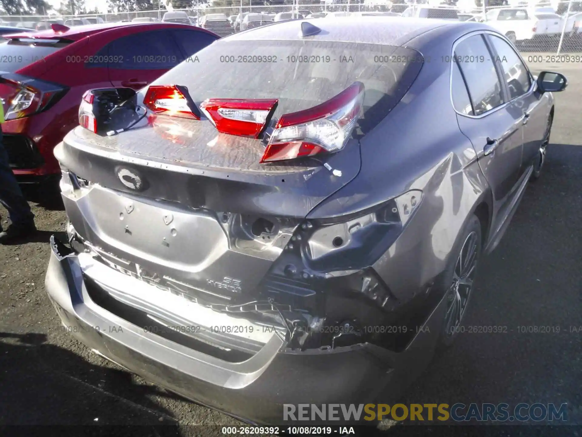 4 Photograph of a damaged car 4T1B21HKXKU510975 TOYOTA CAMRY 2019