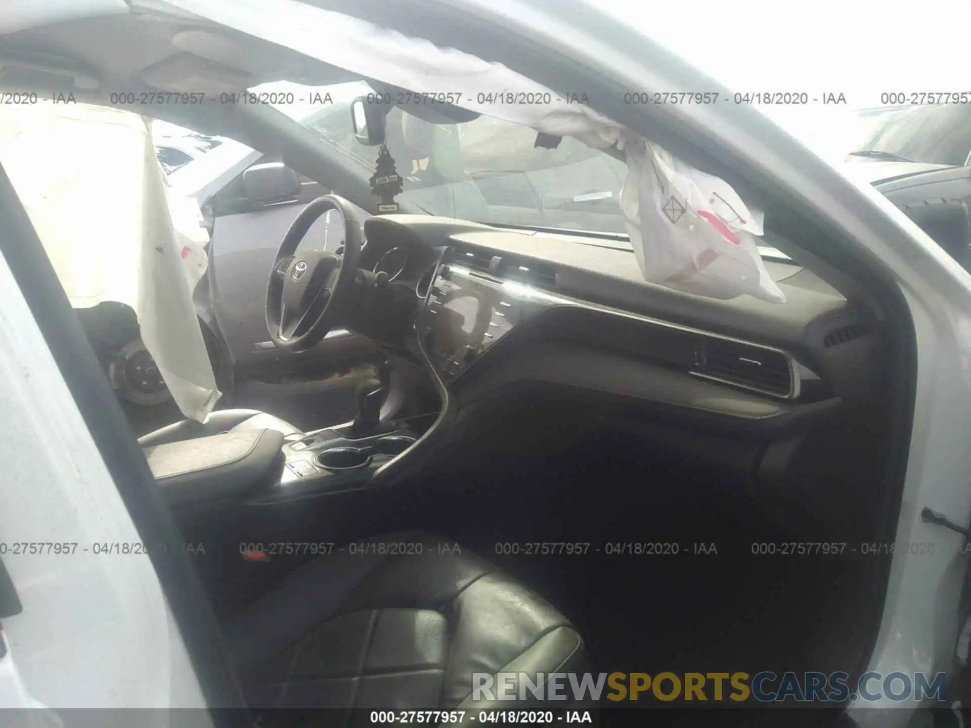 5 Photograph of a damaged car 4T1B21HKXKU511074 TOYOTA CAMRY 2019