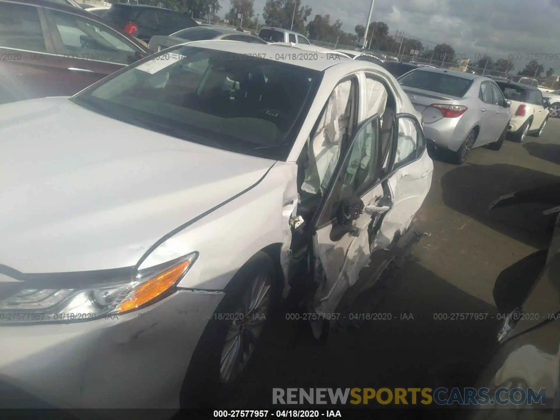 6 Photograph of a damaged car 4T1B21HKXKU511074 TOYOTA CAMRY 2019