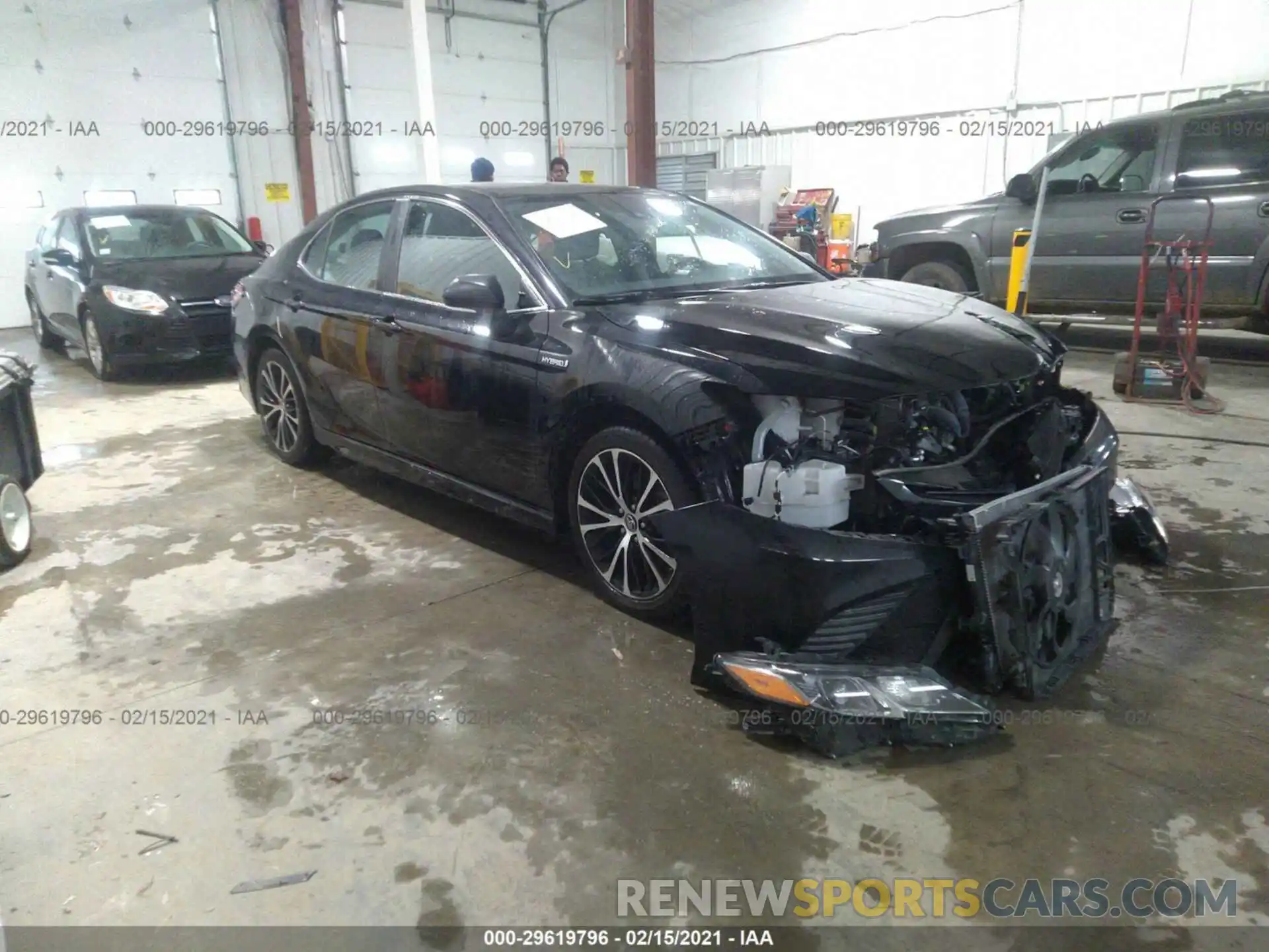 1 Photograph of a damaged car 4T1B21HKXKU511530 TOYOTA CAMRY 2019