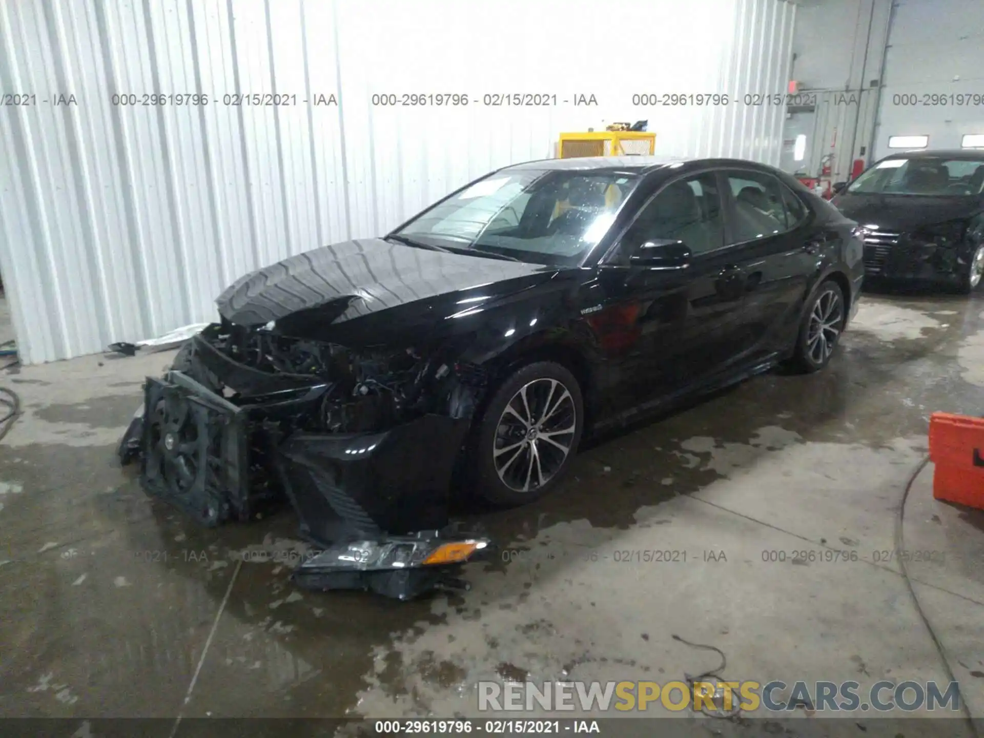 2 Photograph of a damaged car 4T1B21HKXKU511530 TOYOTA CAMRY 2019