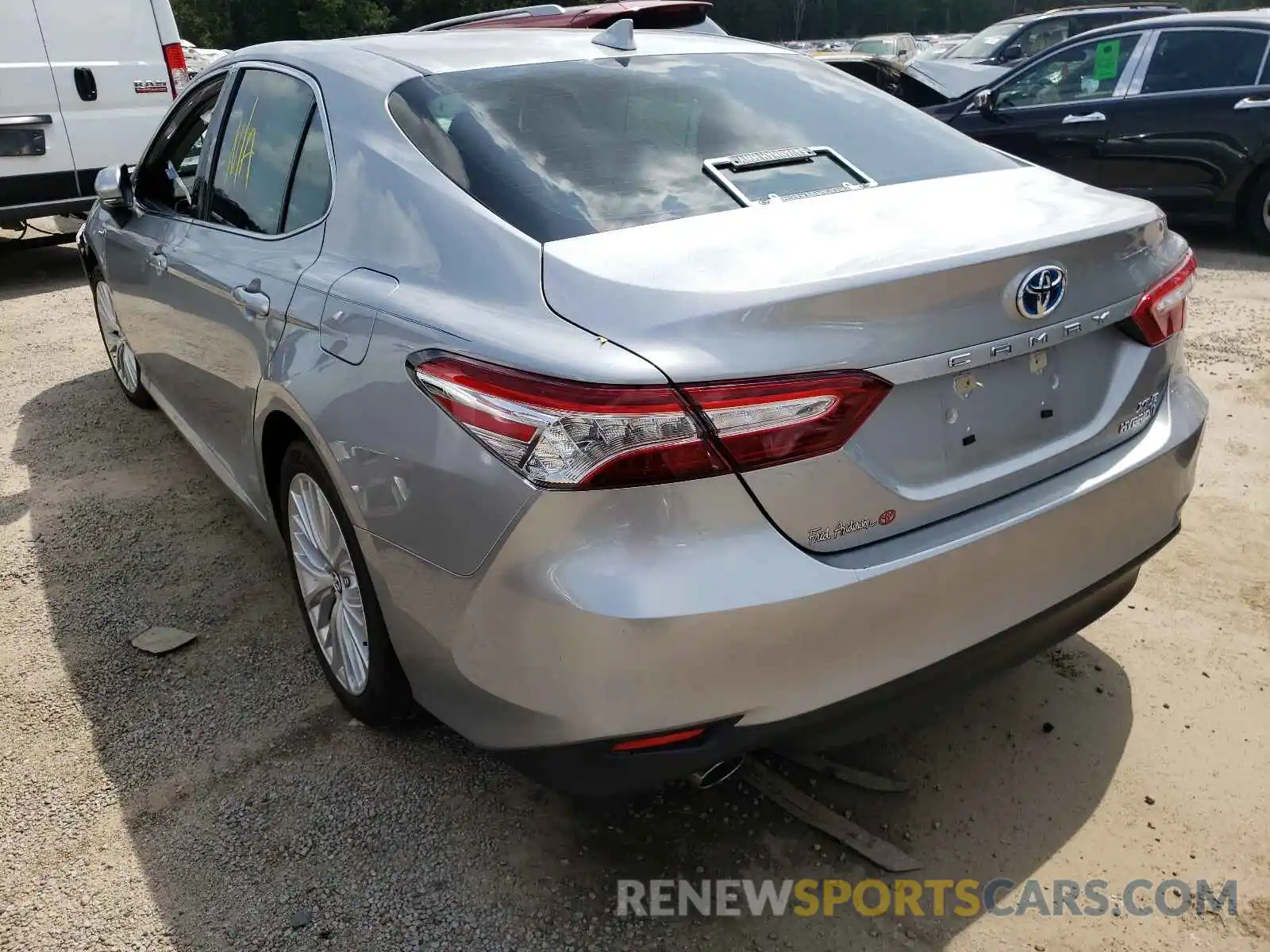 3 Photograph of a damaged car 4T1B21HKXKU515027 TOYOTA CAMRY 2019