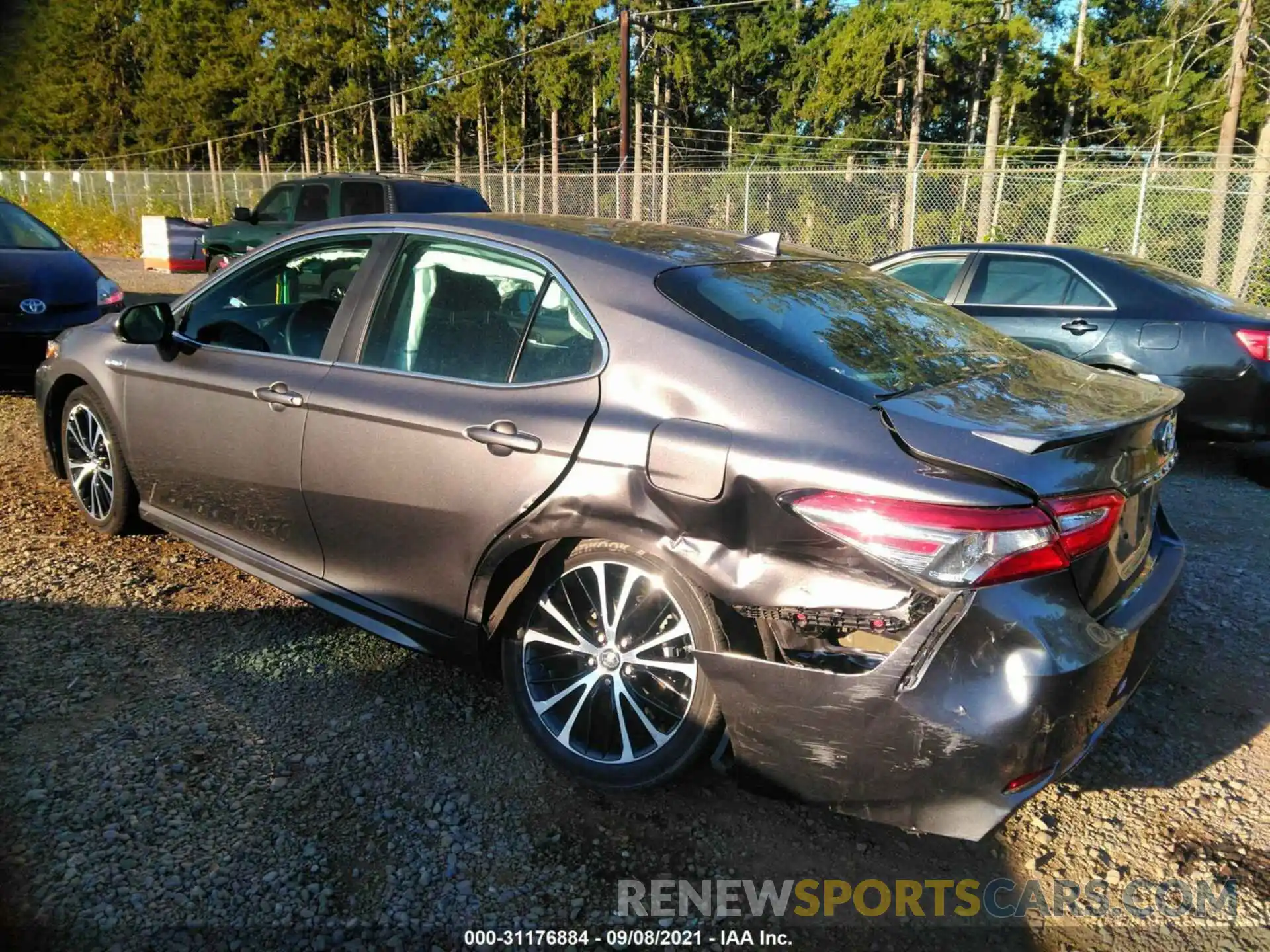 3 Photograph of a damaged car 4T1B21HKXKU518980 TOYOTA CAMRY 2019