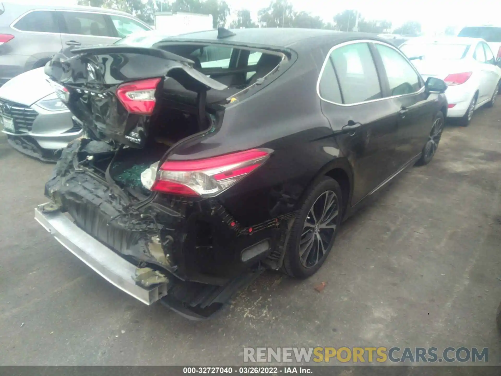 4 Photograph of a damaged car 4T1B21HKXKU520874 TOYOTA CAMRY 2019