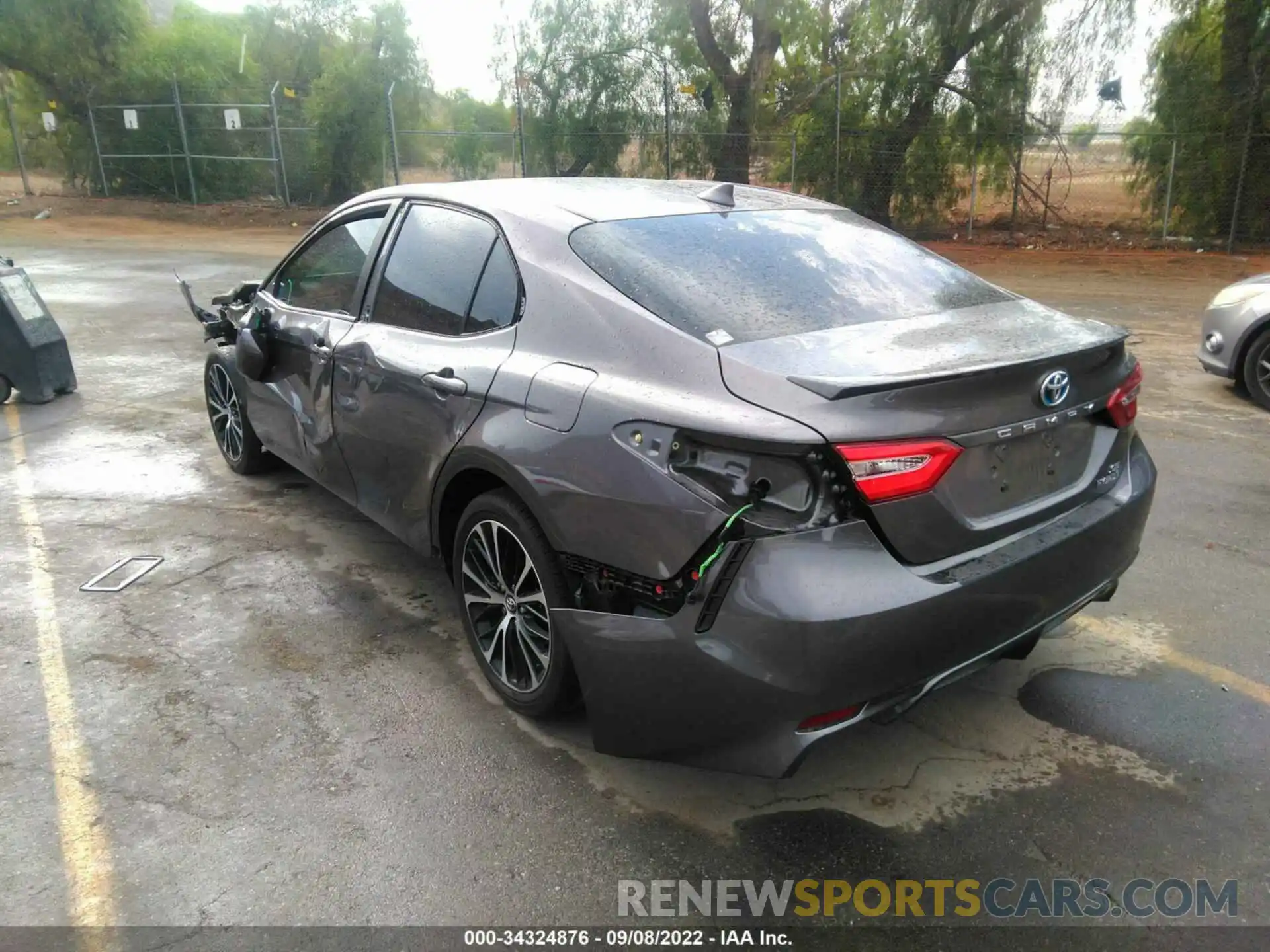 3 Photograph of a damaged car 4T1B21HKXKU521488 TOYOTA CAMRY 2019