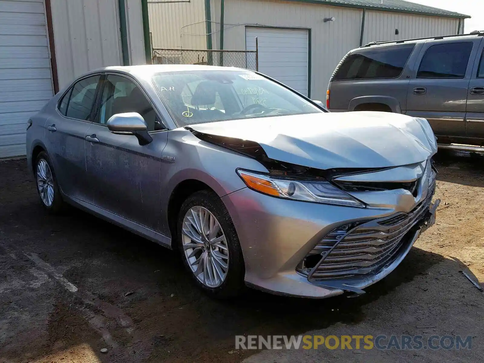 1 Photograph of a damaged car 4T1B21HKXKU521989 TOYOTA CAMRY 2019