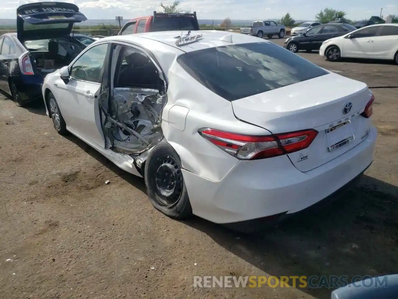 3 Фотография поврежденного автомобиля 4T1B31HK0KU004889 TOYOTA CAMRY 2019