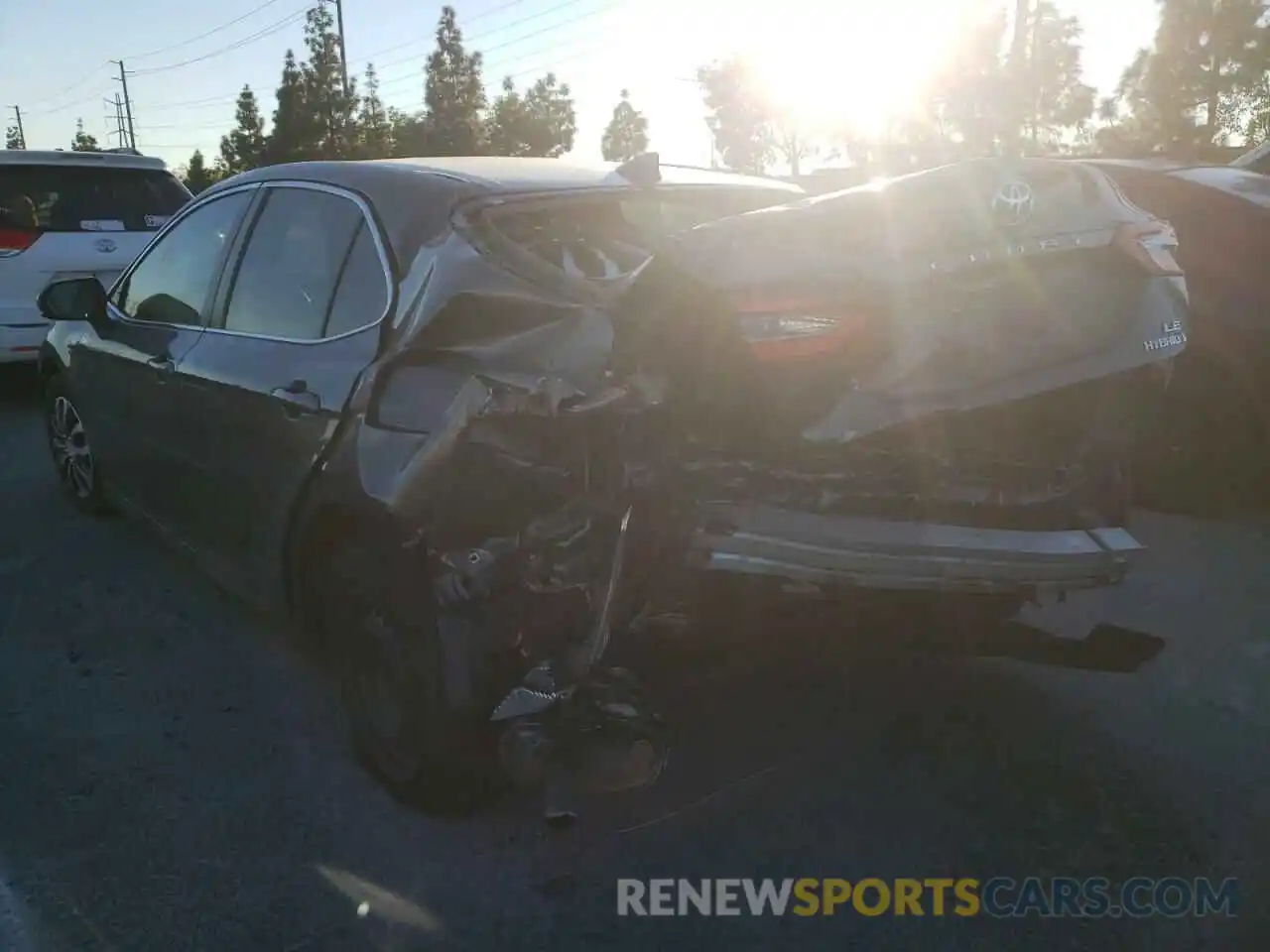 3 Photograph of a damaged car 4T1B31HK0KU008960 TOYOTA CAMRY 2019