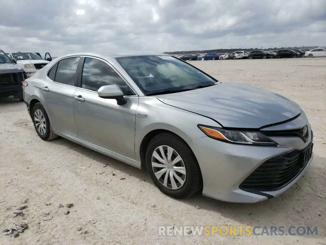 1 Photograph of a damaged car 4T1B31HK0KU512182 TOYOTA CAMRY 2019