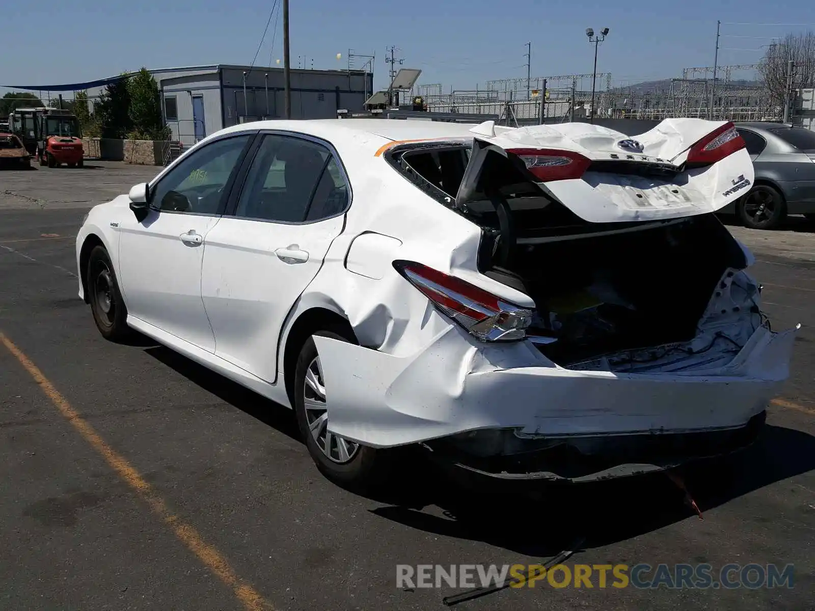 3 Photograph of a damaged car 4T1B31HK0KU512599 TOYOTA CAMRY 2019