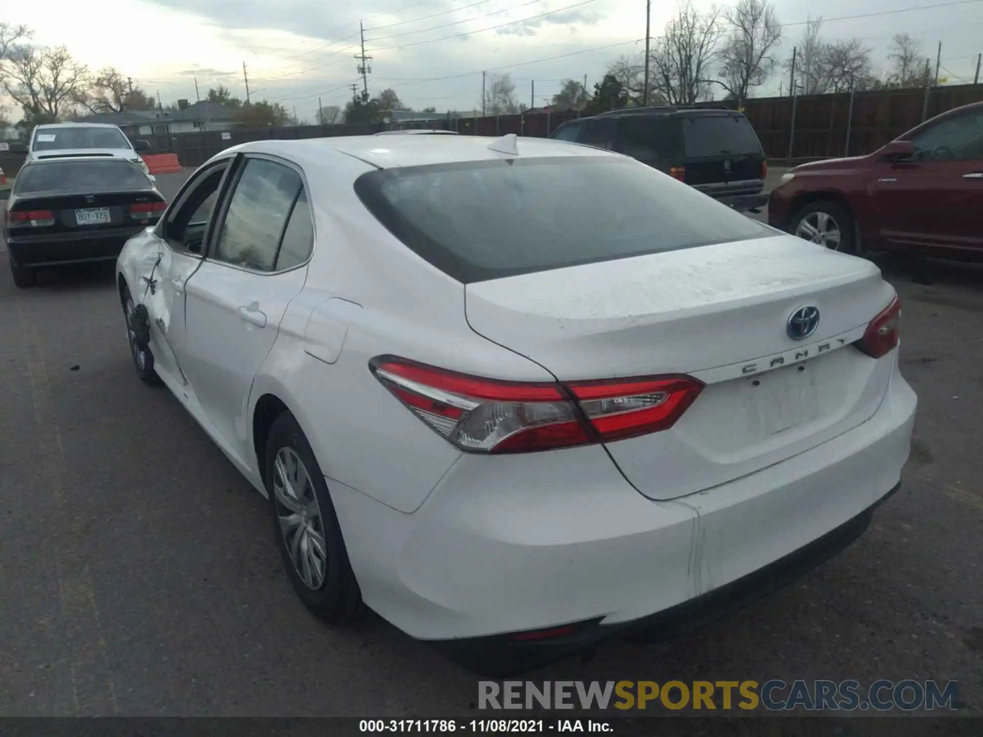 3 Photograph of a damaged car 4T1B31HK0KU512814 TOYOTA CAMRY 2019