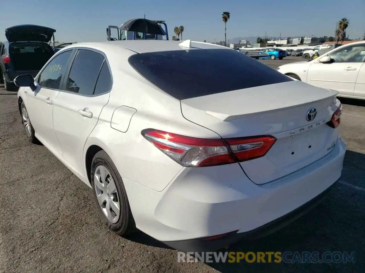 3 Photograph of a damaged car 4T1B31HK0KU513980 TOYOTA CAMRY 2019