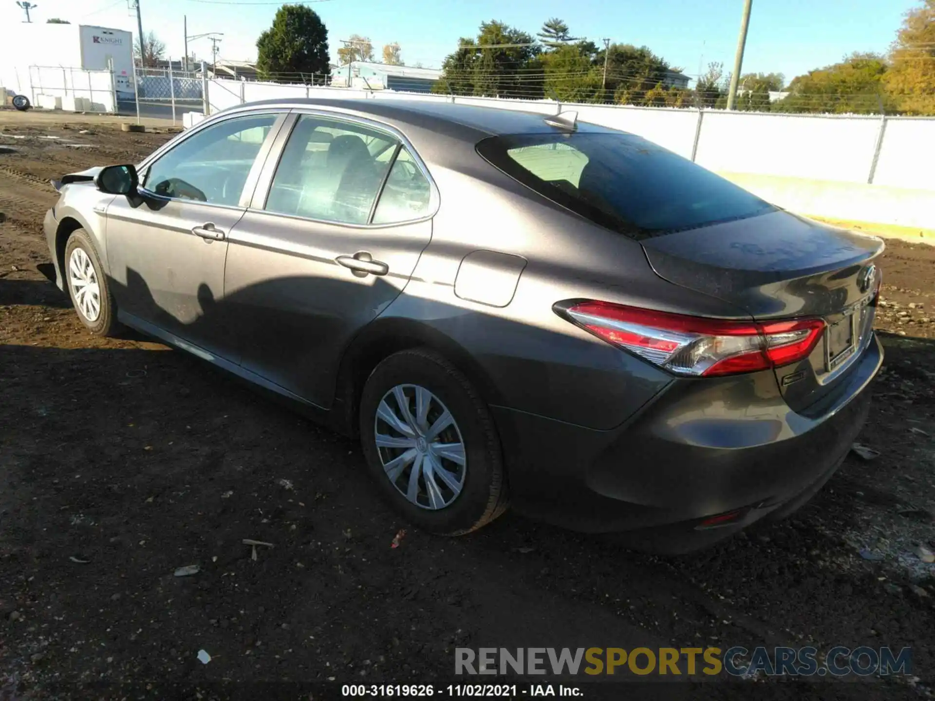 3 Photograph of a damaged car 4T1B31HK0KU514207 TOYOTA CAMRY 2019