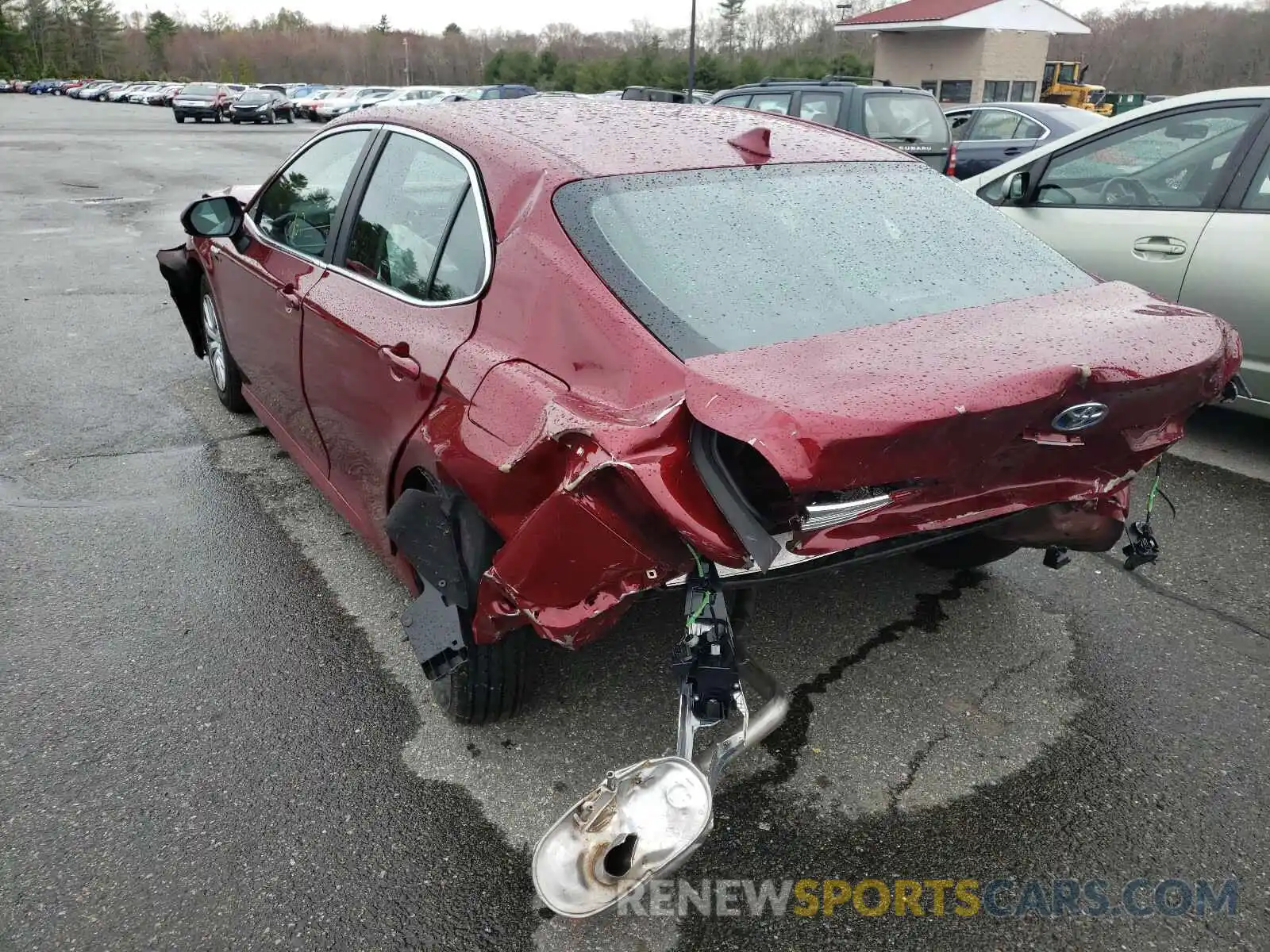 3 Photograph of a damaged car 4T1B31HK0KU516541 TOYOTA CAMRY 2019