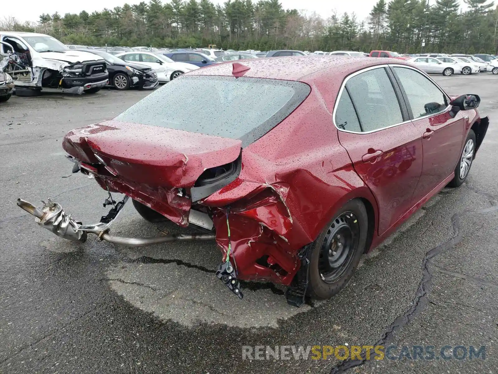 4 Photograph of a damaged car 4T1B31HK0KU516541 TOYOTA CAMRY 2019