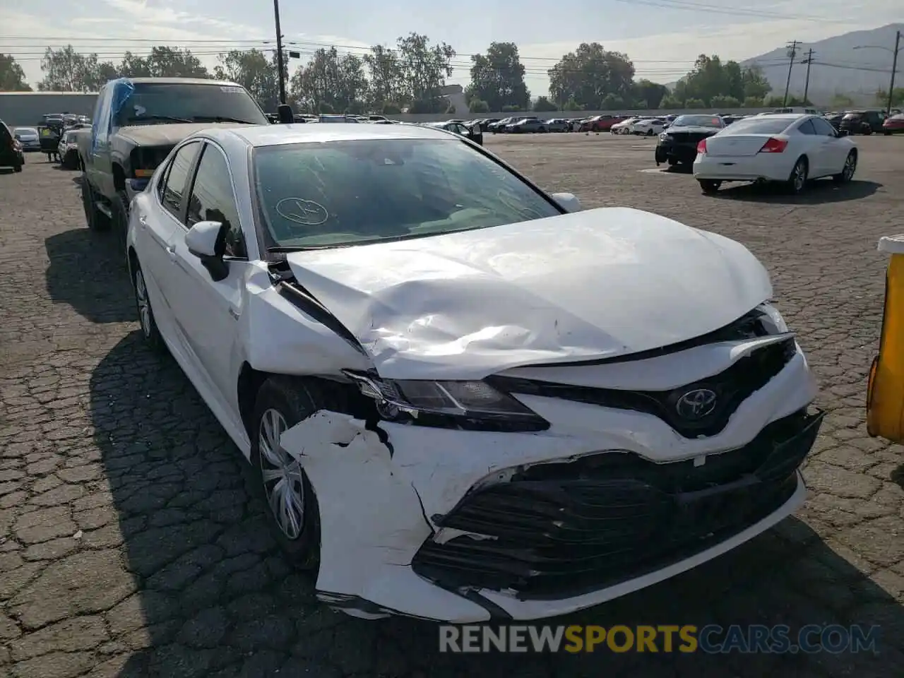 1 Photograph of a damaged car 4T1B31HK1KU005047 TOYOTA CAMRY 2019