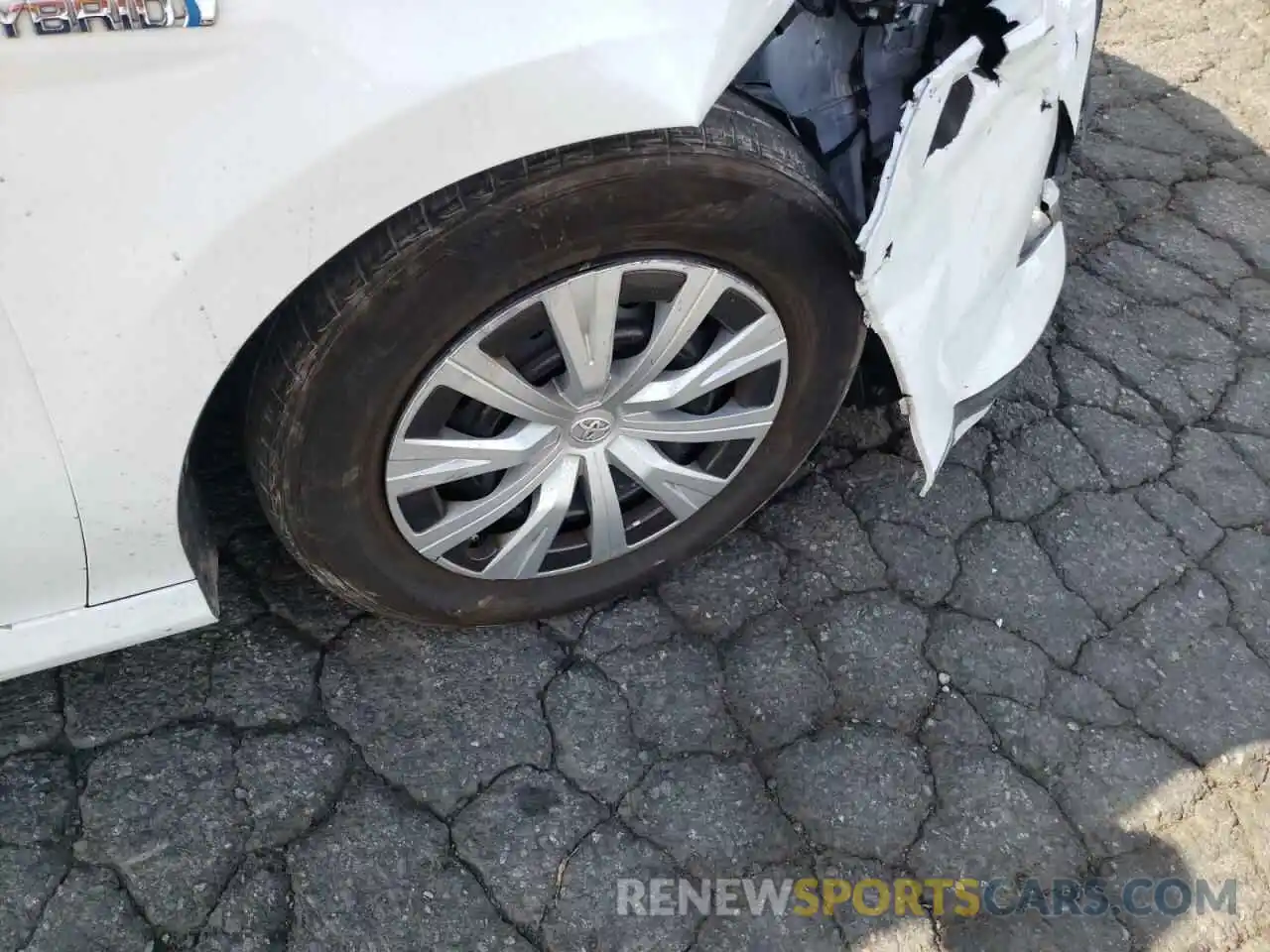 9 Photograph of a damaged car 4T1B31HK1KU005047 TOYOTA CAMRY 2019