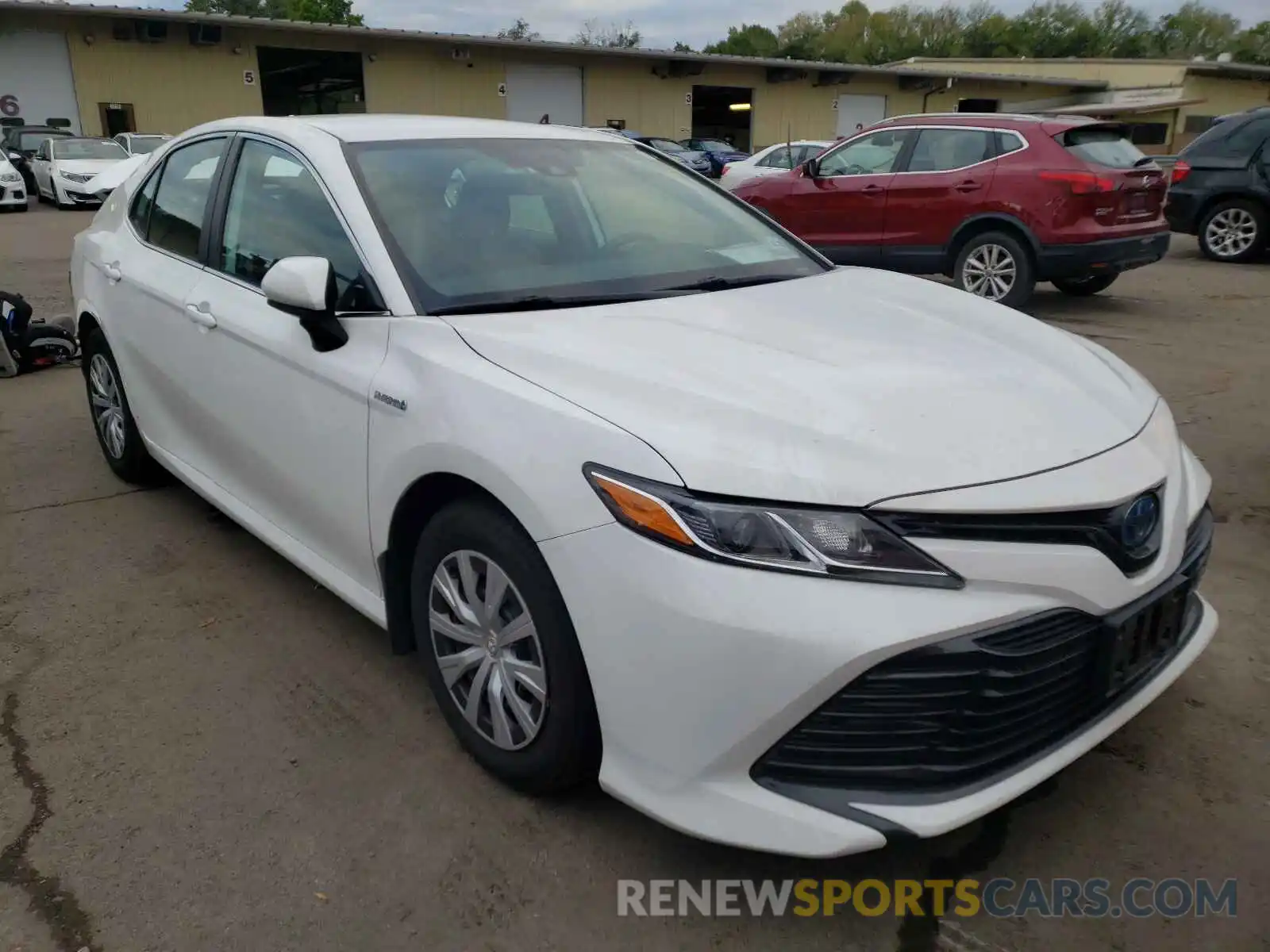 1 Photograph of a damaged car 4T1B31HK1KU005632 TOYOTA CAMRY 2019