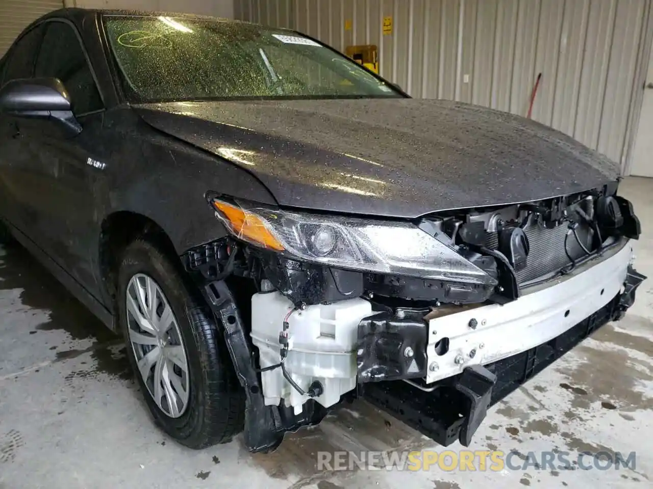 9 Photograph of a damaged car 4T1B31HK1KU008806 TOYOTA CAMRY 2019