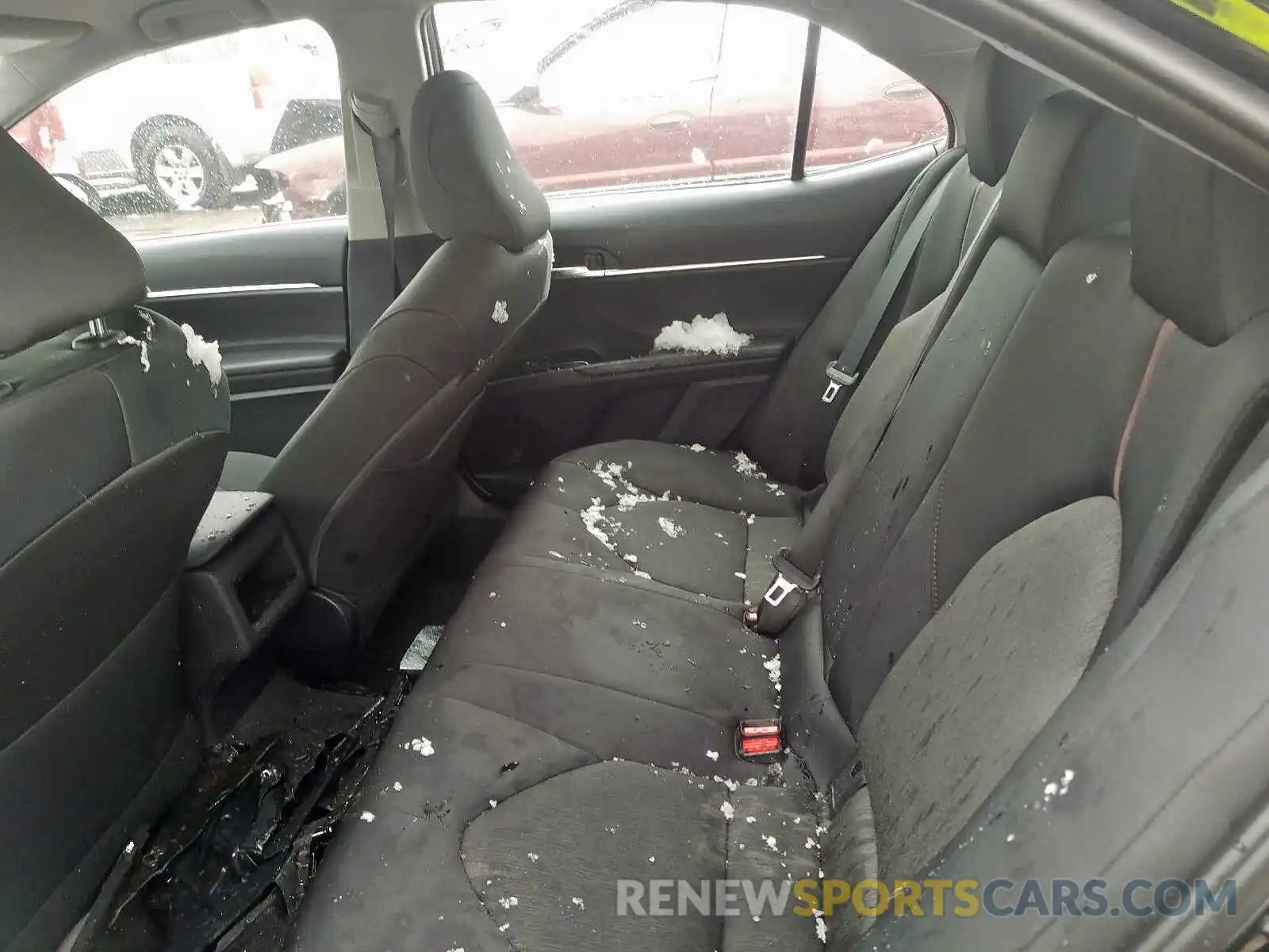 6 Photograph of a damaged car 4T1B31HK1KU009020 TOYOTA CAMRY 2019