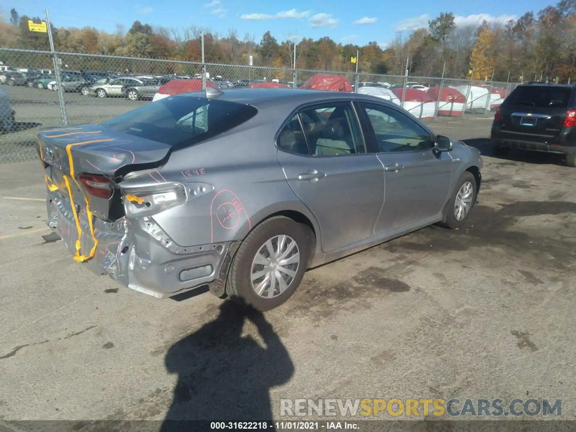 4 Photograph of a damaged car 4T1B31HK1KU510523 TOYOTA CAMRY 2019