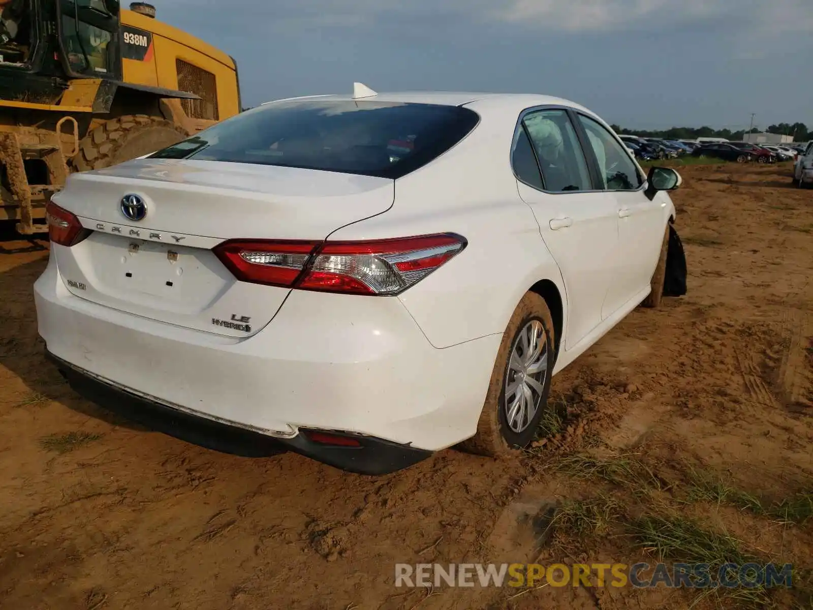 4 Photograph of a damaged car 4T1B31HK1KU511350 TOYOTA CAMRY 2019