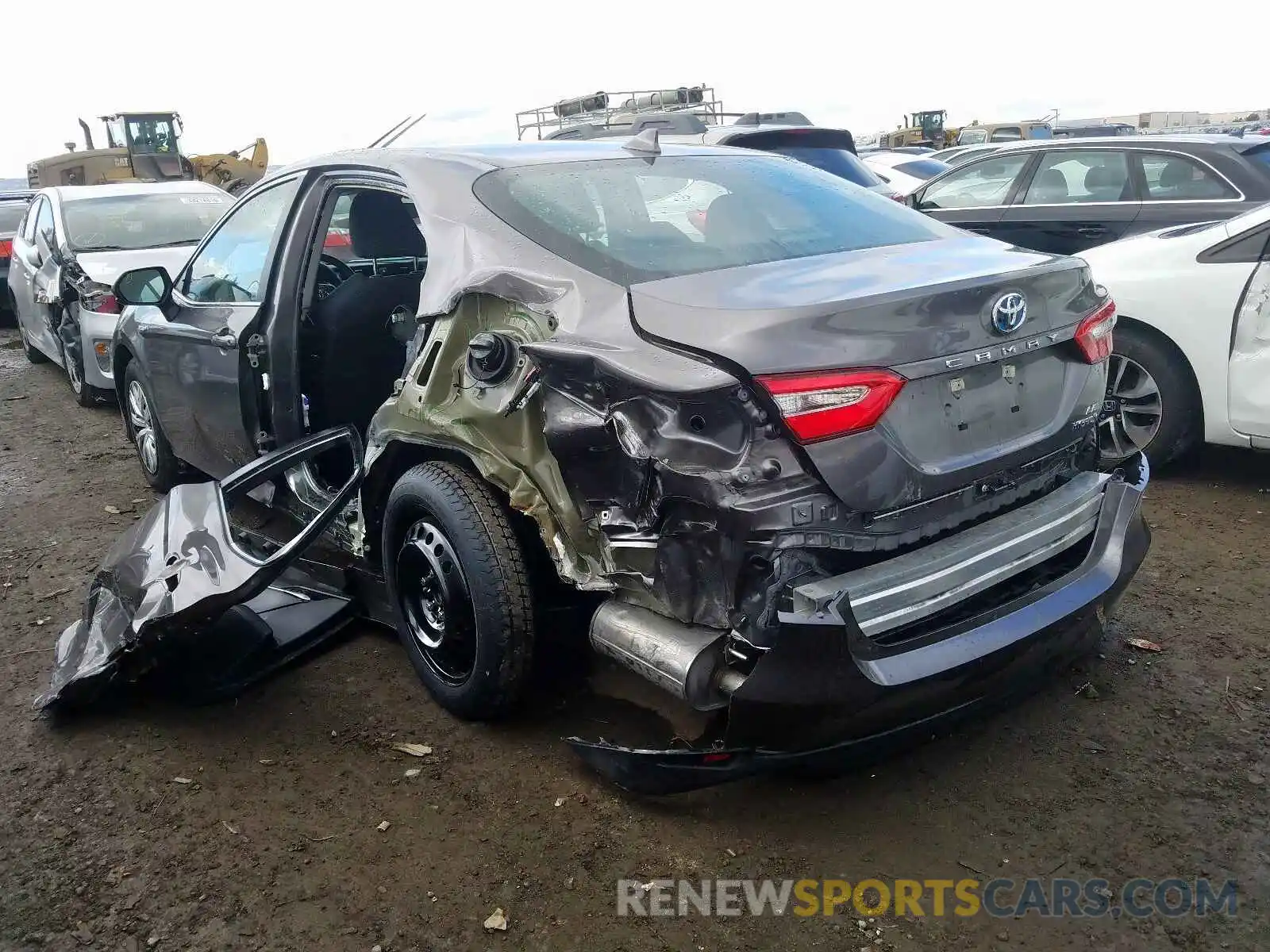 3 Photograph of a damaged car 4T1B31HK1KU512787 TOYOTA CAMRY 2019