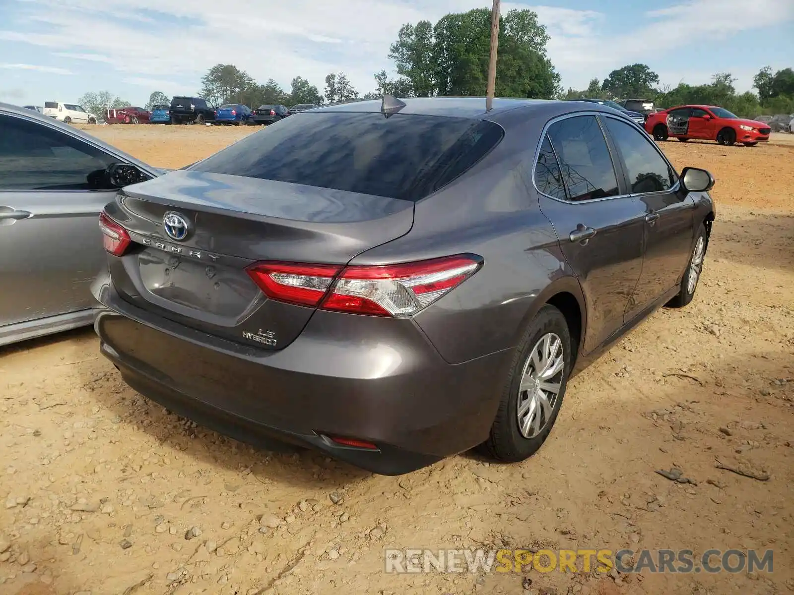 4 Photograph of a damaged car 4T1B31HK1KU515169 TOYOTA CAMRY 2019