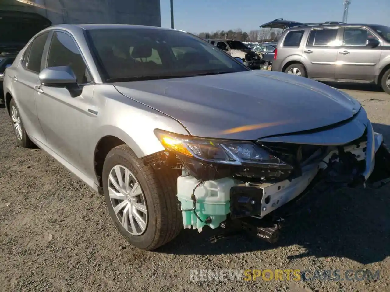 1 Photograph of a damaged car 4T1B31HK1KU515382 TOYOTA CAMRY 2019