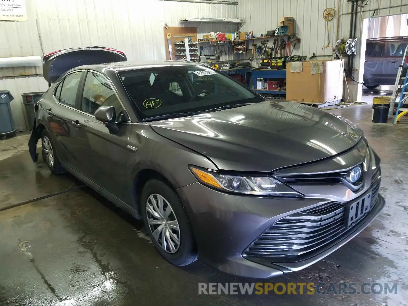 1 Photograph of a damaged car 4T1B31HK1KU516287 TOYOTA CAMRY 2019