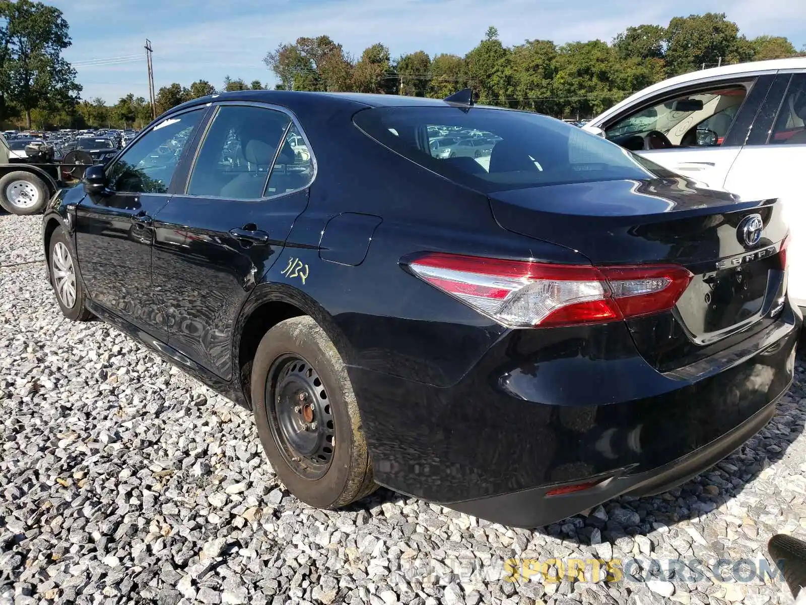 3 Photograph of a damaged car 4T1B31HK1KU516547 TOYOTA CAMRY 2019