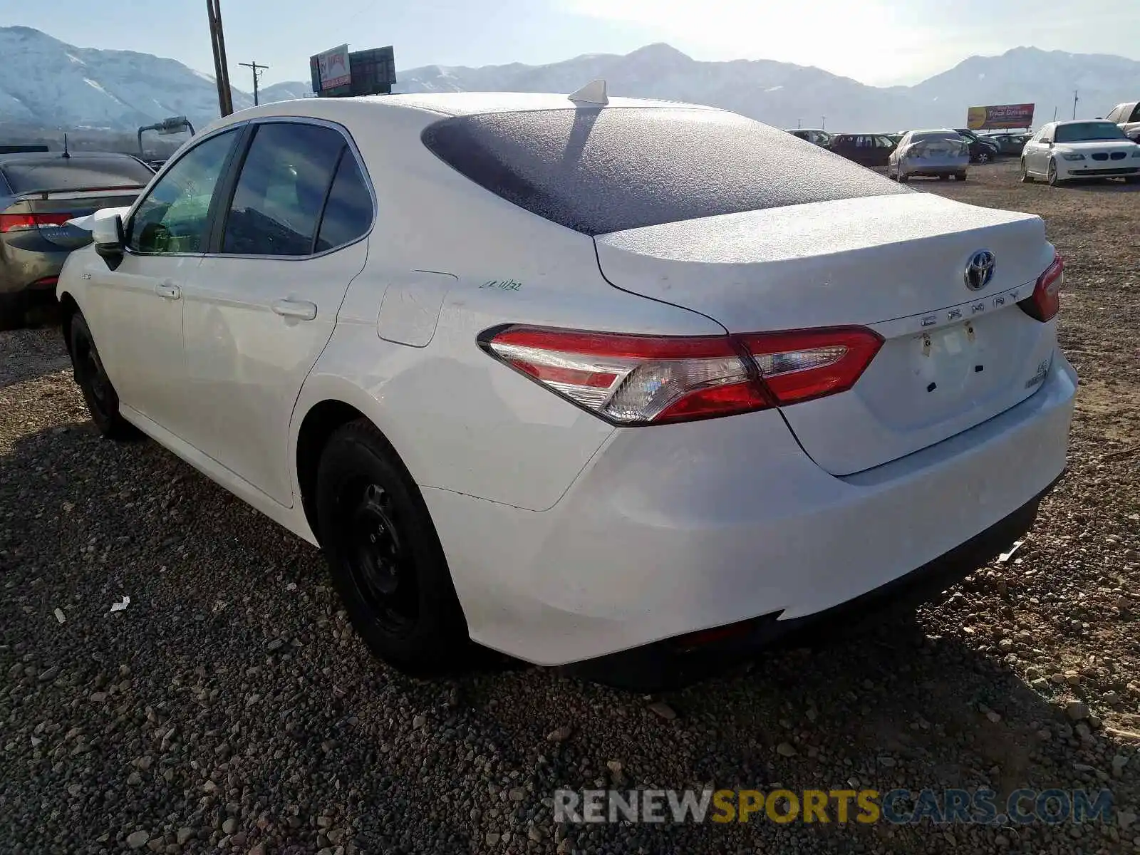 3 Photograph of a damaged car 4T1B31HK1KU517147 TOYOTA CAMRY 2019