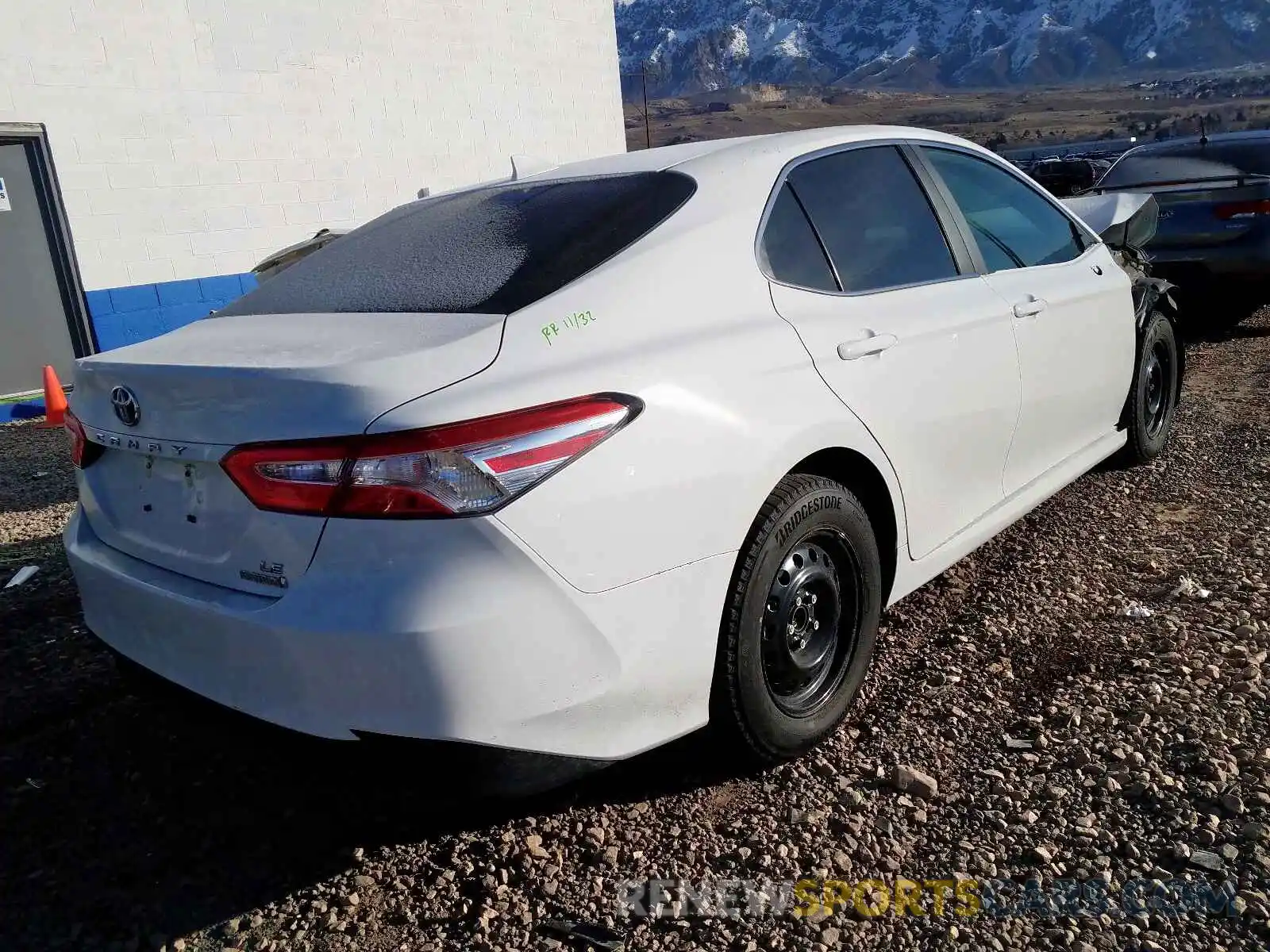 4 Photograph of a damaged car 4T1B31HK1KU517147 TOYOTA CAMRY 2019