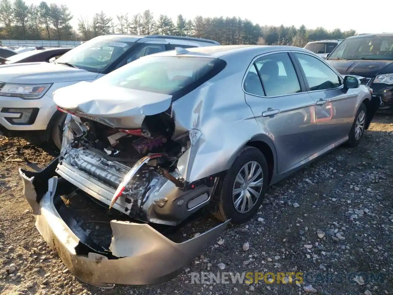 4 Photograph of a damaged car 4T1B31HK1KU517472 TOYOTA CAMRY 2019