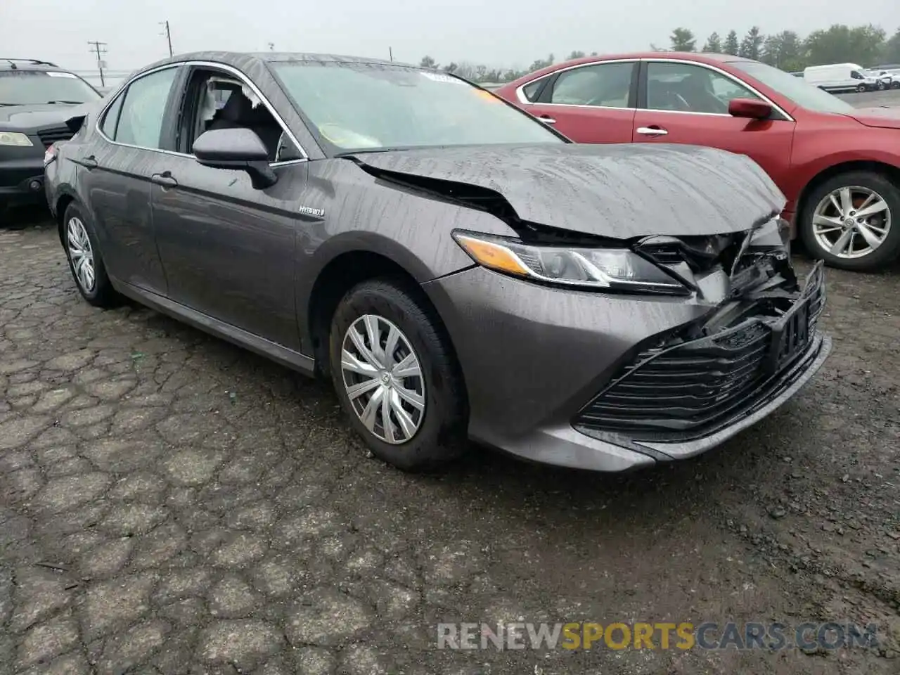 1 Photograph of a damaged car 4T1B31HK1KU517889 TOYOTA CAMRY 2019