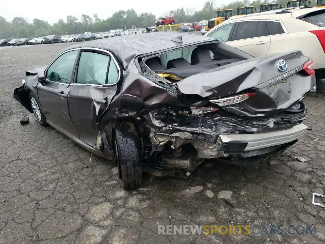 3 Photograph of a damaged car 4T1B31HK1KU517889 TOYOTA CAMRY 2019