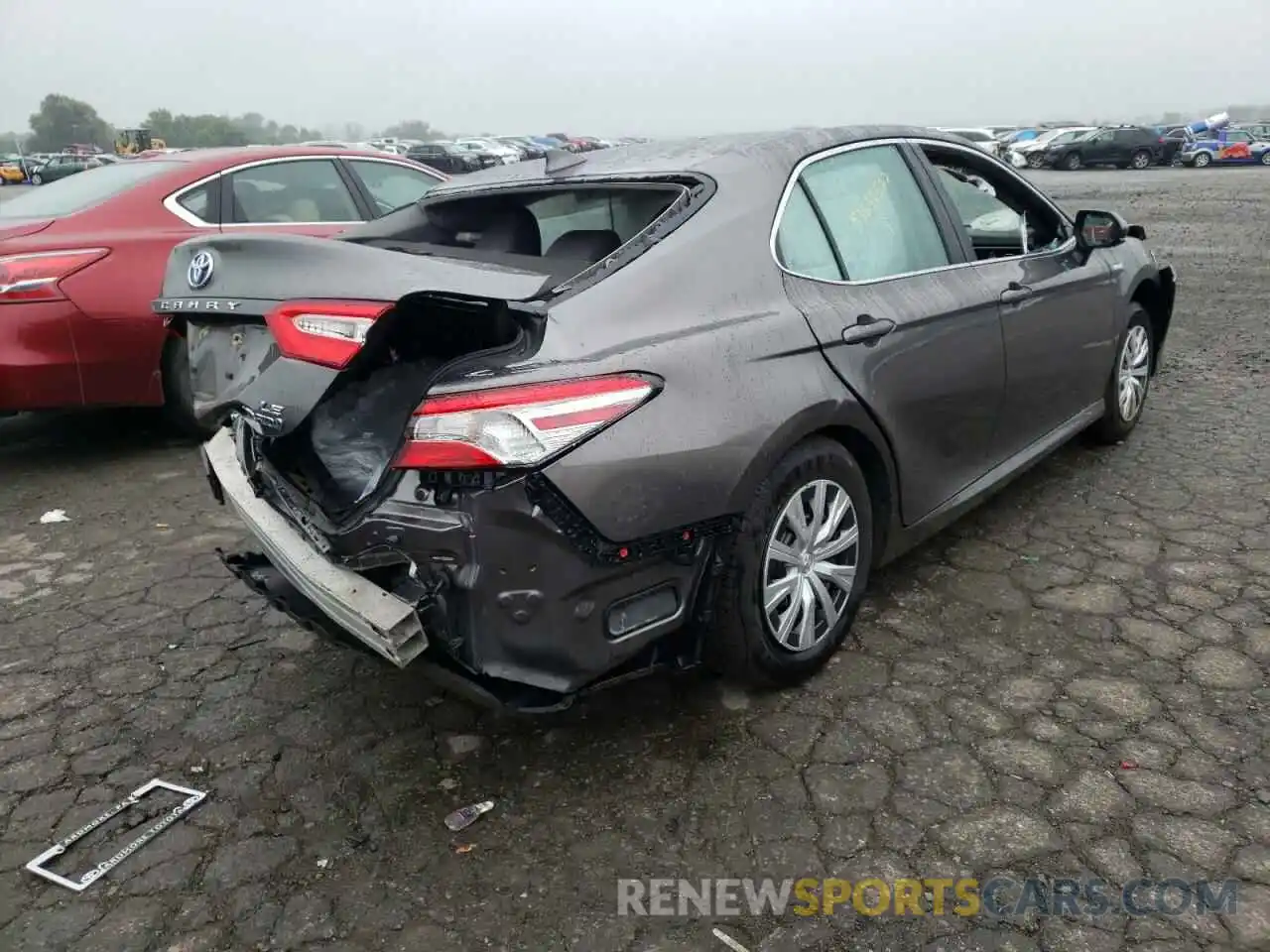 4 Photograph of a damaged car 4T1B31HK1KU517889 TOYOTA CAMRY 2019