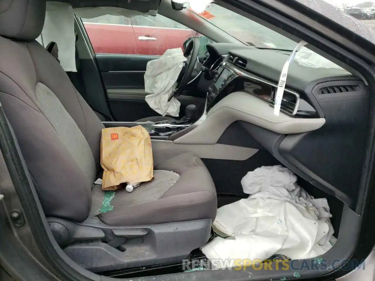 5 Photograph of a damaged car 4T1B31HK1KU517889 TOYOTA CAMRY 2019