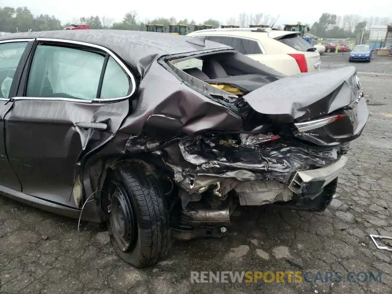 9 Photograph of a damaged car 4T1B31HK1KU517889 TOYOTA CAMRY 2019