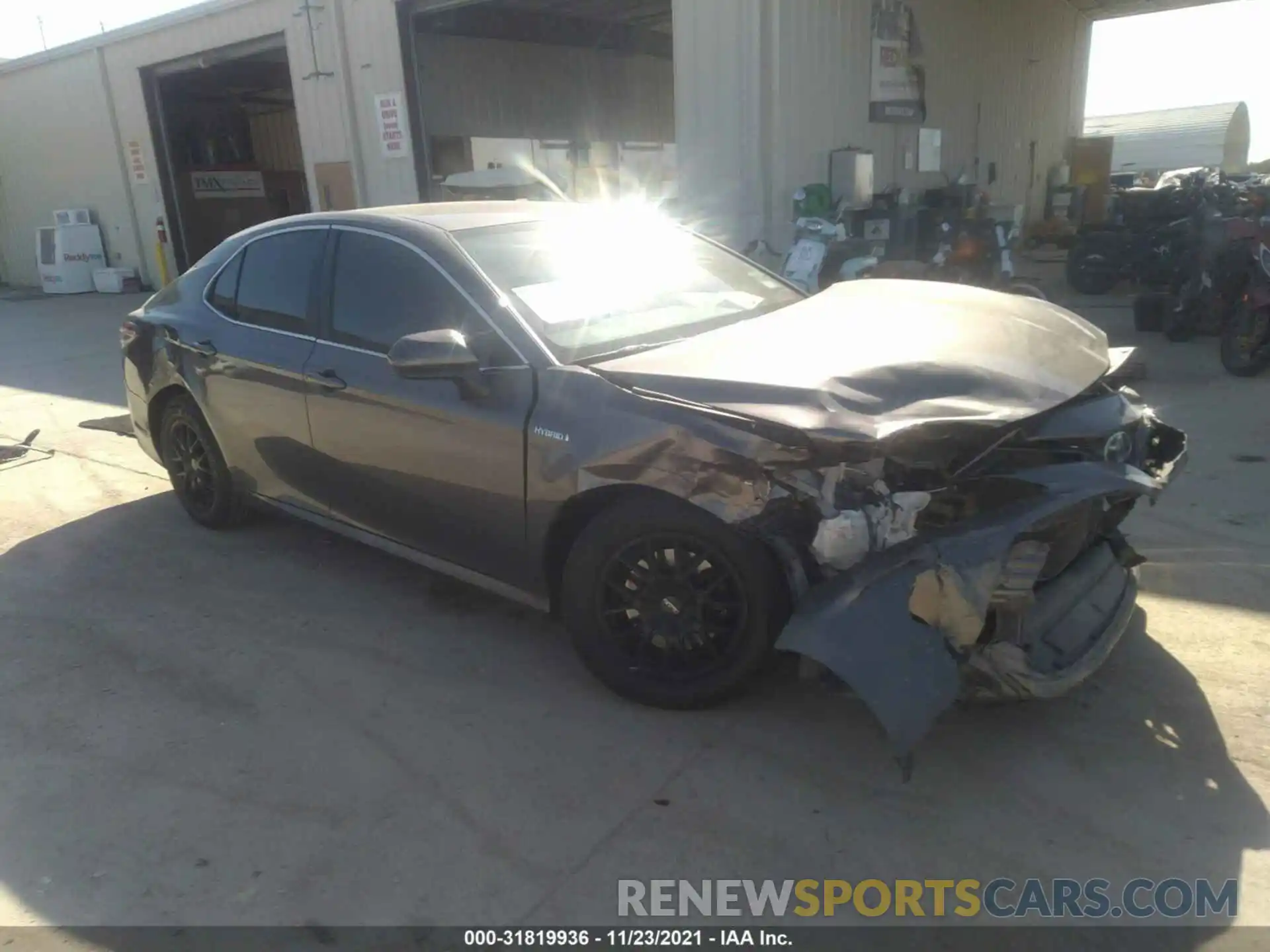 1 Photograph of a damaged car 4T1B31HK2KU007597 TOYOTA CAMRY 2019