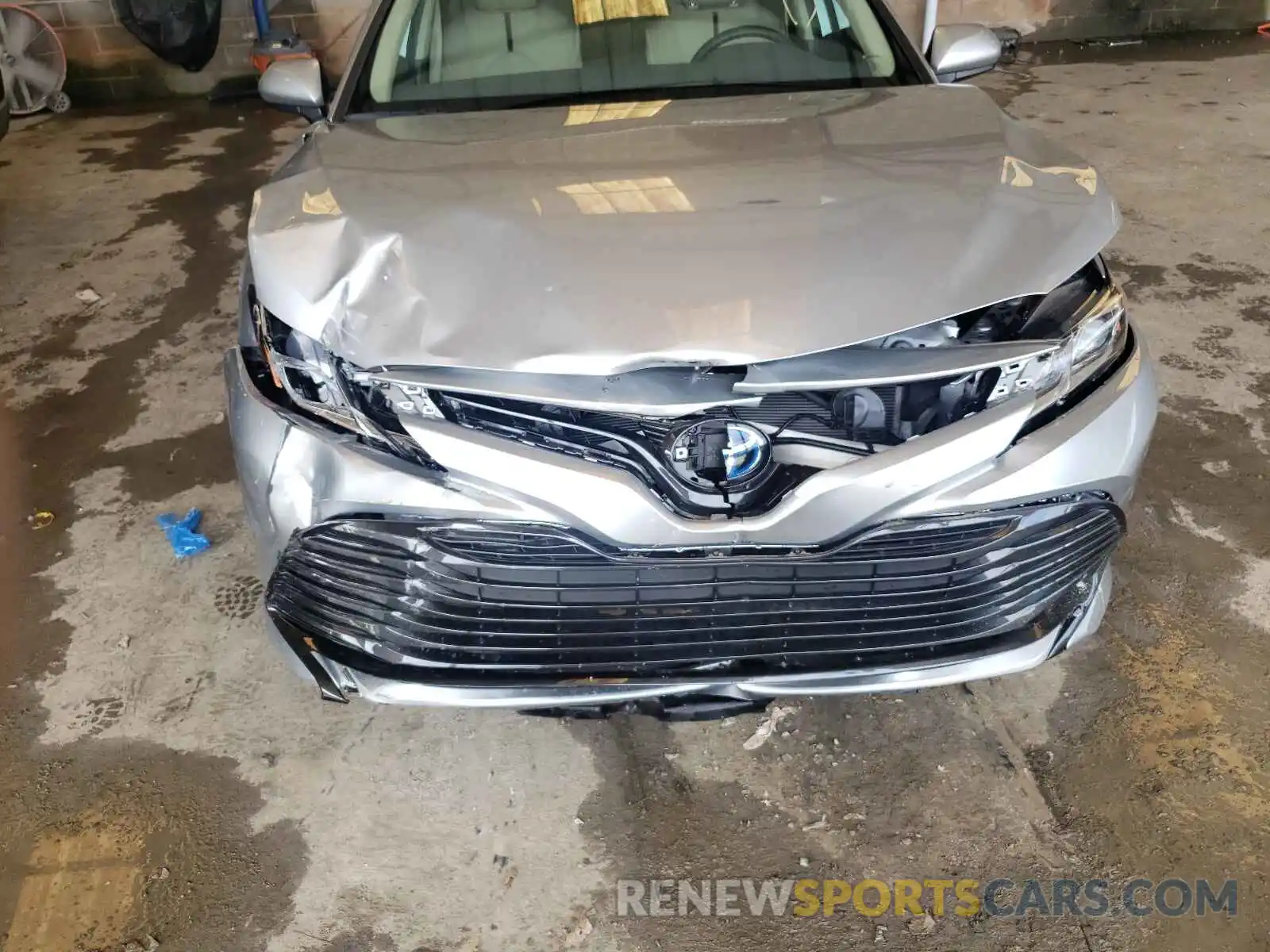 9 Photograph of a damaged car 4T1B31HK2KU008832 TOYOTA CAMRY 2019