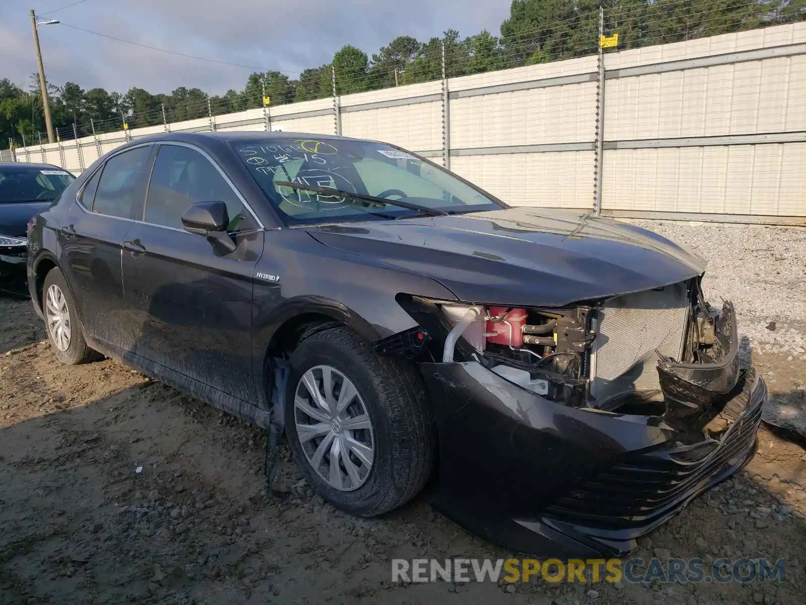 1 Photograph of a damaged car 4T1B31HK2KU510613 TOYOTA CAMRY 2019